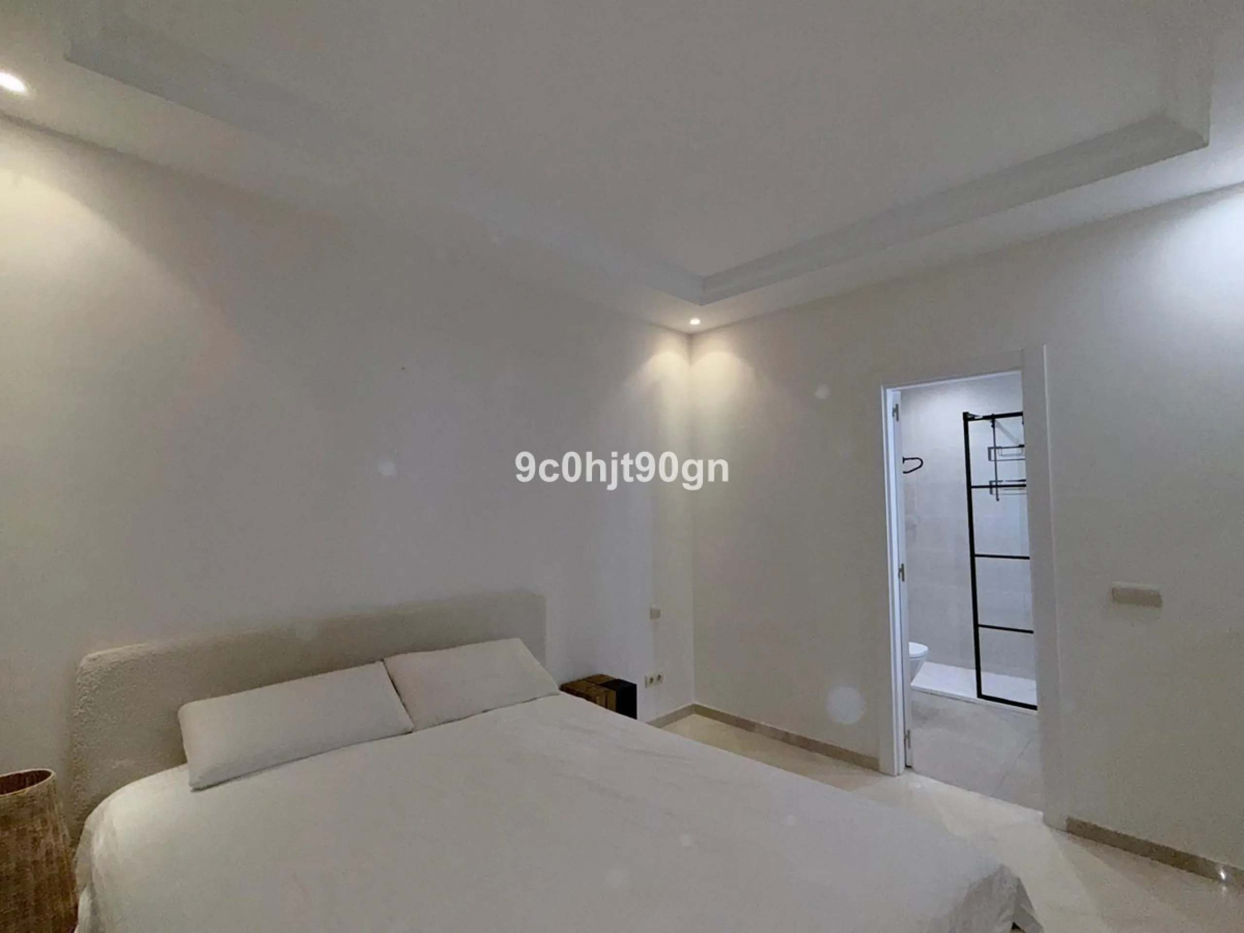 Located in the highly sought-after Jardines de Don Carlos community in Elviria, this spacious 3-bedroom apartment offers the perfect blend of comfort, style, and convenience—just a short walk from the beach, restaurants, and local amenities.