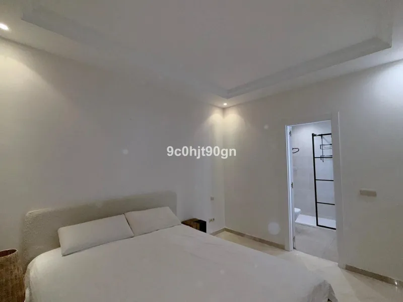 Located in the highly sought-after Jardines de Don Carlos community in Elviria, this spacious 3-bedroom apartment offers the perfect blend of comfort, style, and convenience—just a short walk from the beach, restaurants, and local amenities.
