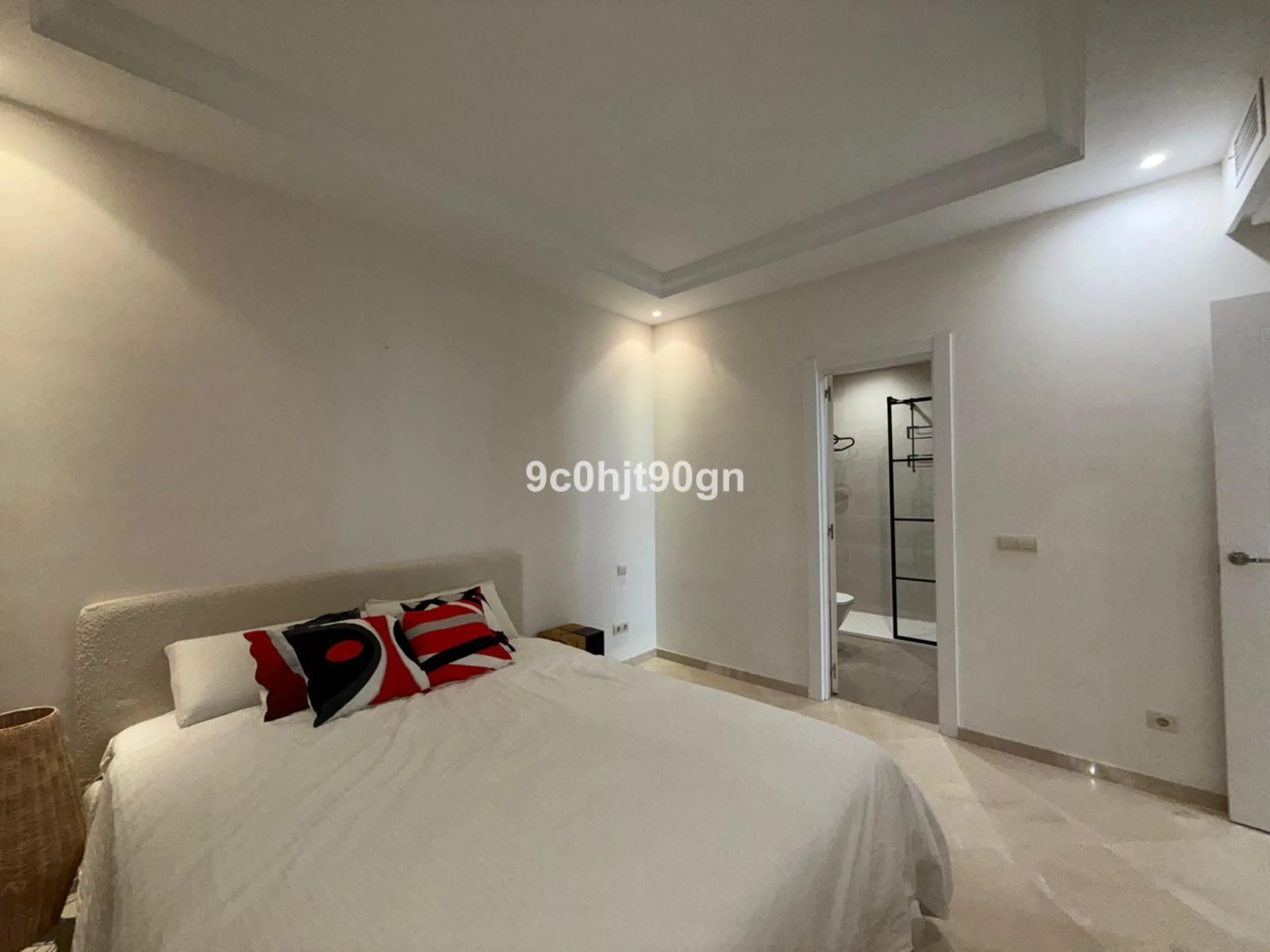 Located in the highly sought-after Jardines de Don Carlos community in Elviria, this spacious 3-bedroom apartment offers the perfect blend of comfort, style, and convenience—just a short walk from the beach, restaurants, and local amenities.