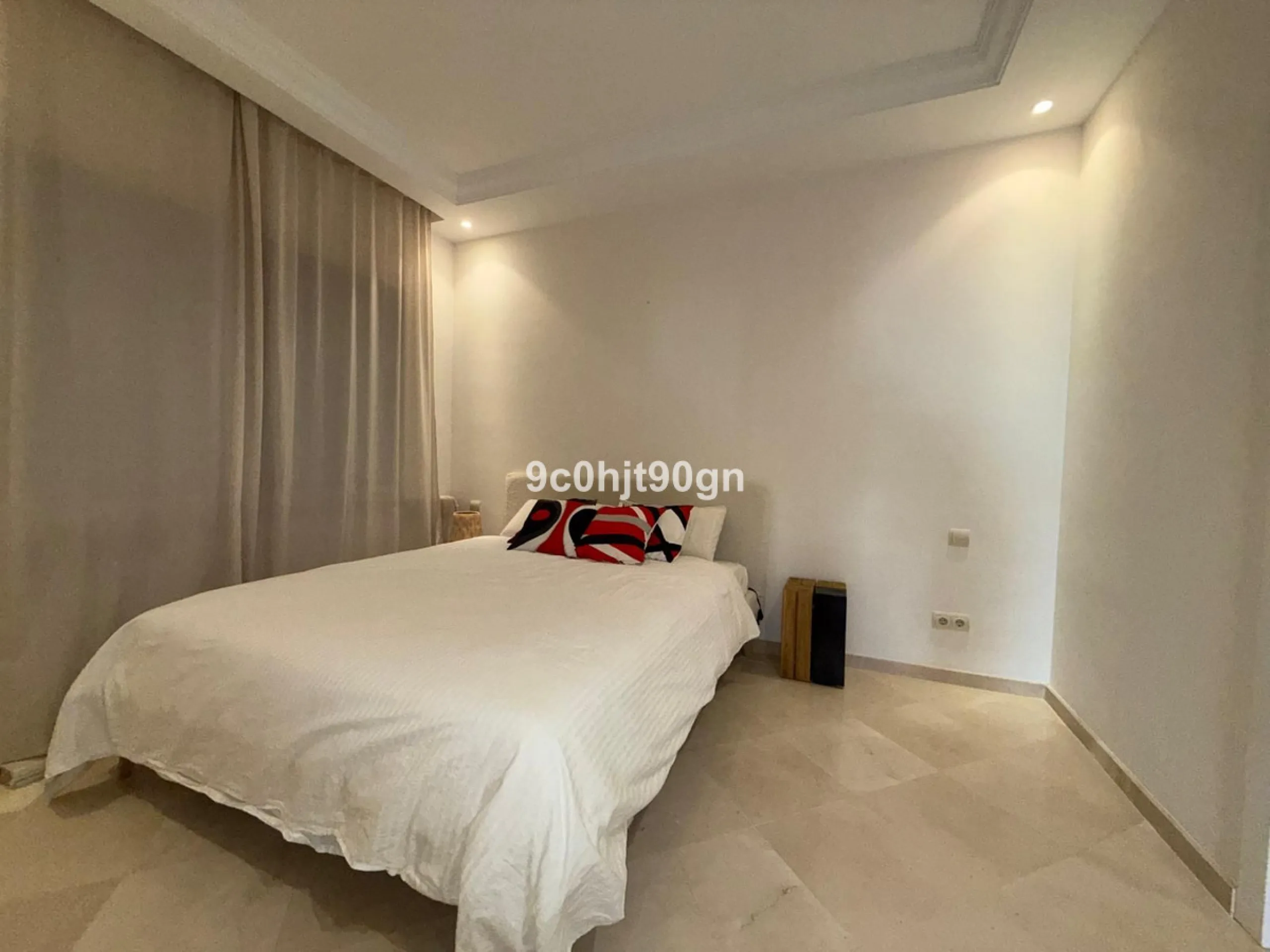 Located in the highly sought-after Jardines de Don Carlos community in Elviria, this spacious 3-bedroom apartment offers the perfect blend of comfort, style, and convenience—just a short walk from the beach, restaurants, and local amenities.