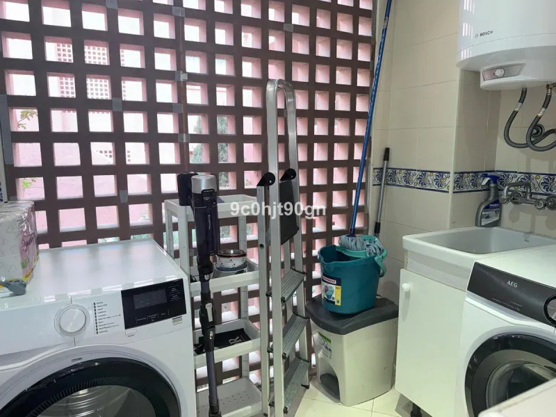 Located in the highly sought-after Jardines de Don Carlos community in Elviria, this spacious 3-bedroom apartment offers the perfect blend of comfort, style, and convenience—just a short walk from the beach, restaurants, and local amenities.