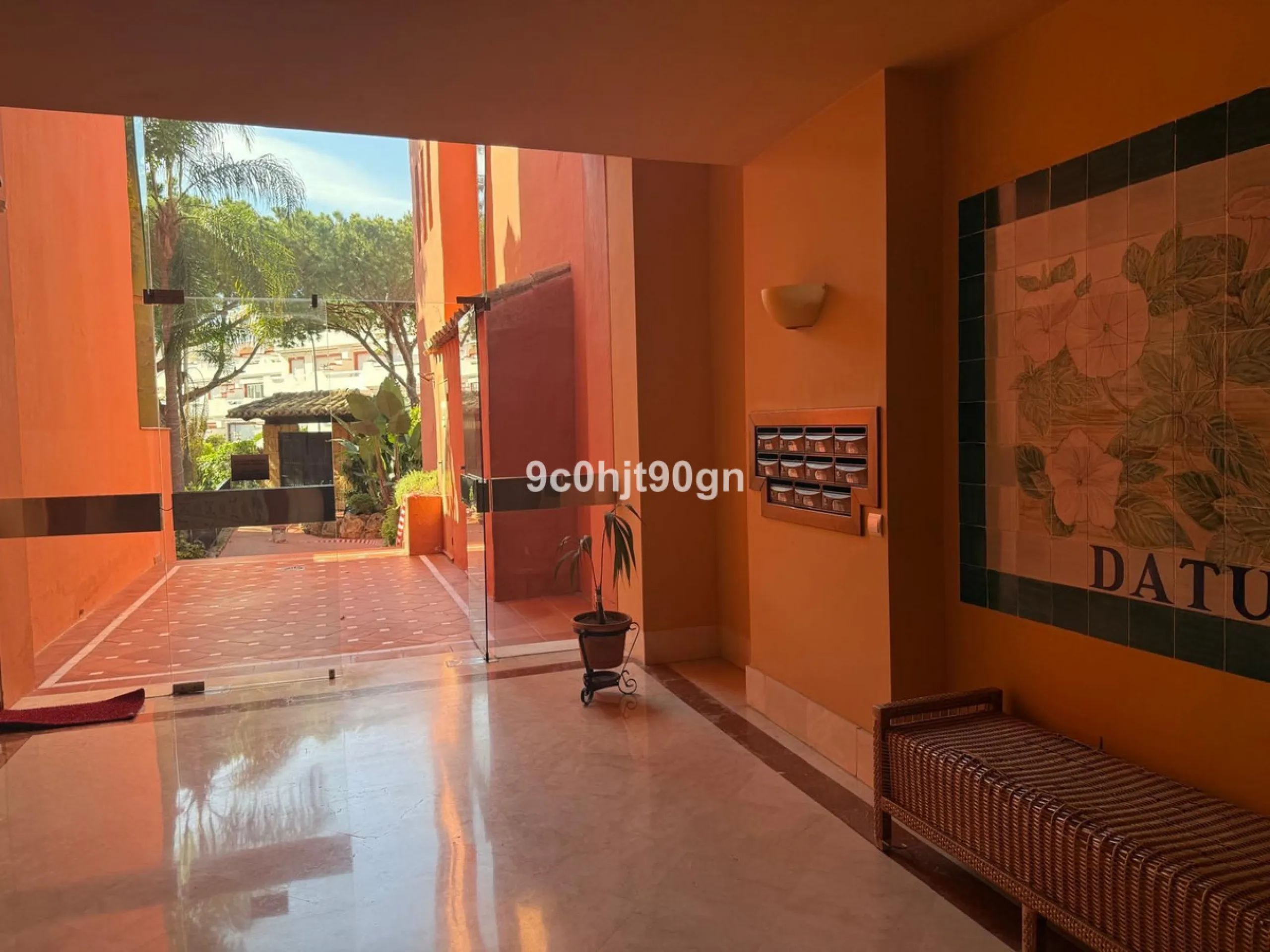 Located in the highly sought-after Jardines de Don Carlos community in Elviria, this spacious 3-bedroom apartment offers the perfect blend of comfort, style, and convenience—just a short walk from the beach, restaurants, and local amenities.