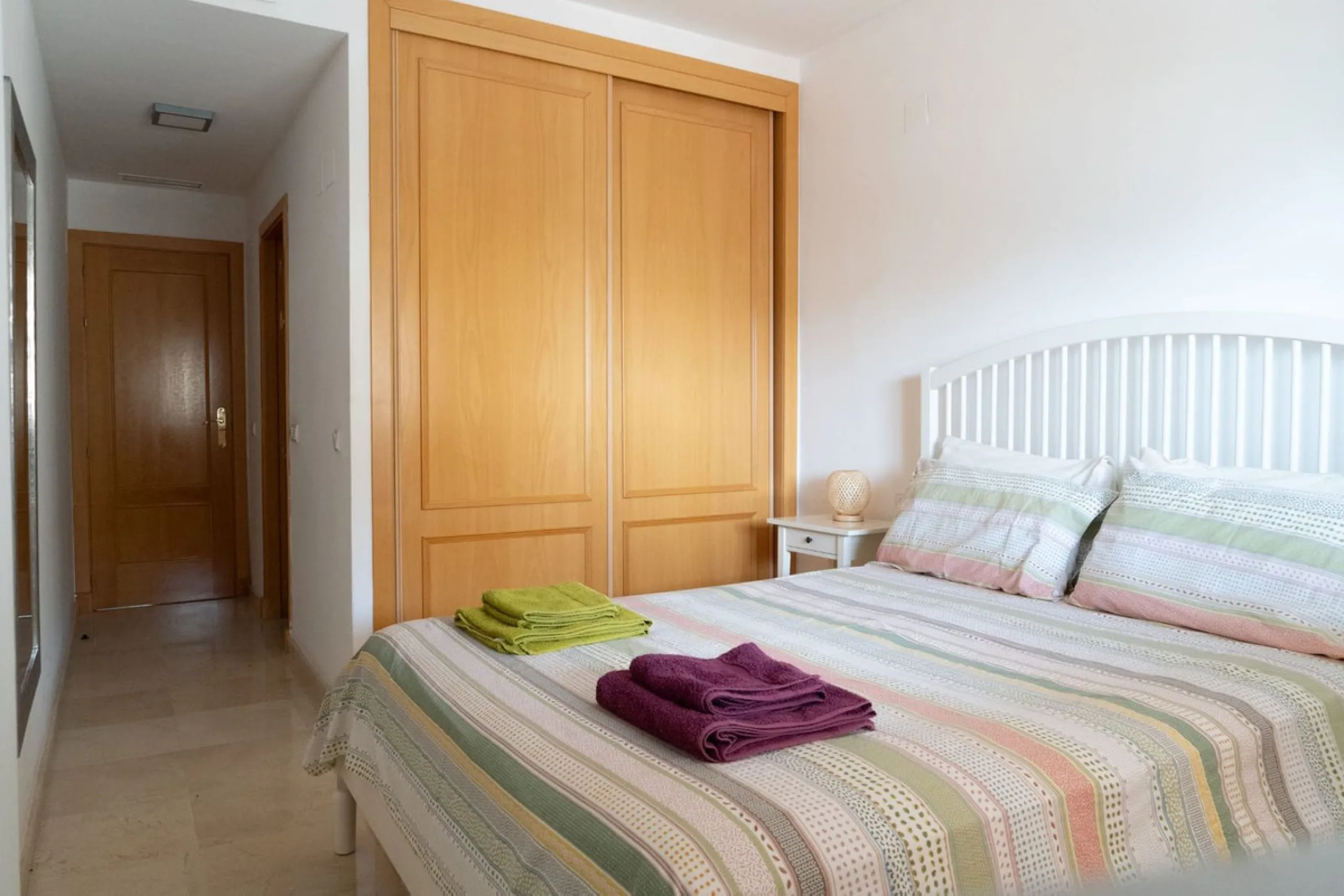 Apartment in the Torreblanca area with sea views from the terrace and tourist license – an ideal investment.
