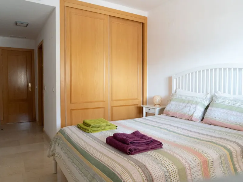 Apartment in the Torreblanca area with sea views from the terrace and tourist license – an ideal investment.