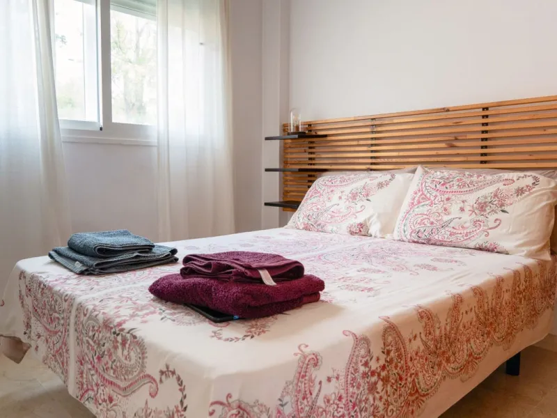 Apartment in the Torreblanca area with sea views from the terrace and tourist license – an ideal investment.