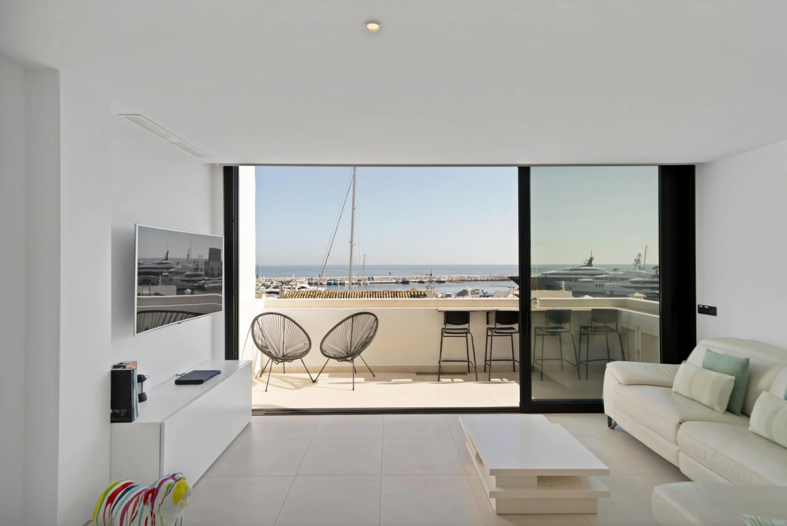 Apartment - Duplex в продаже в Marbella, Málaga. В доме 2 спален и 2 ванных комнат. Площадь дома 150 м²