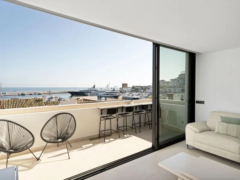 Apartment - Duplex в продаже в Marbella, Málaga. В доме 2 спален и 2 ванных комнат. Площадь дома 150 м²
