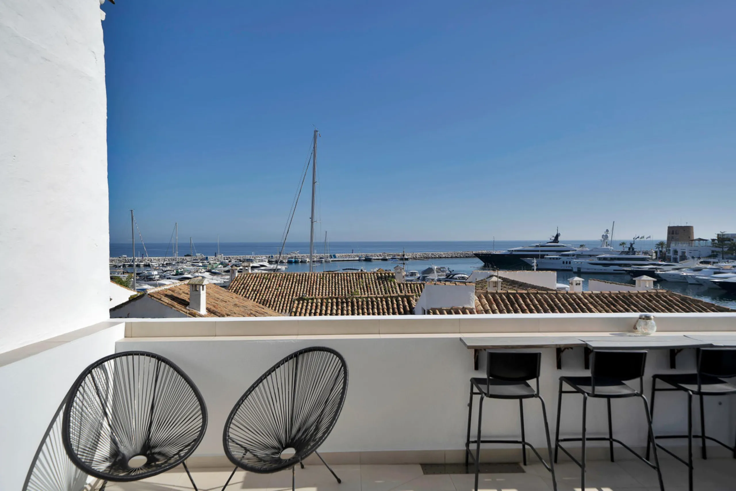 Apartment - Duplex в продаже в Marbella, Málaga. В доме 2 спален и 2 ванных комнат. Площадь дома 150 м²