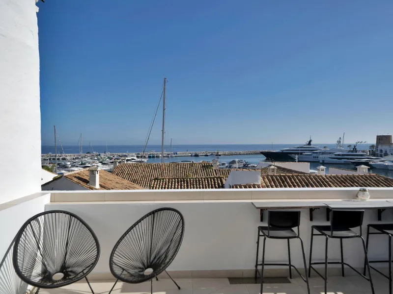 Apartment - Duplex в продаже в Marbella, Málaga. В доме 2 спален и 2 ванных комнат. Площадь дома 150 м²