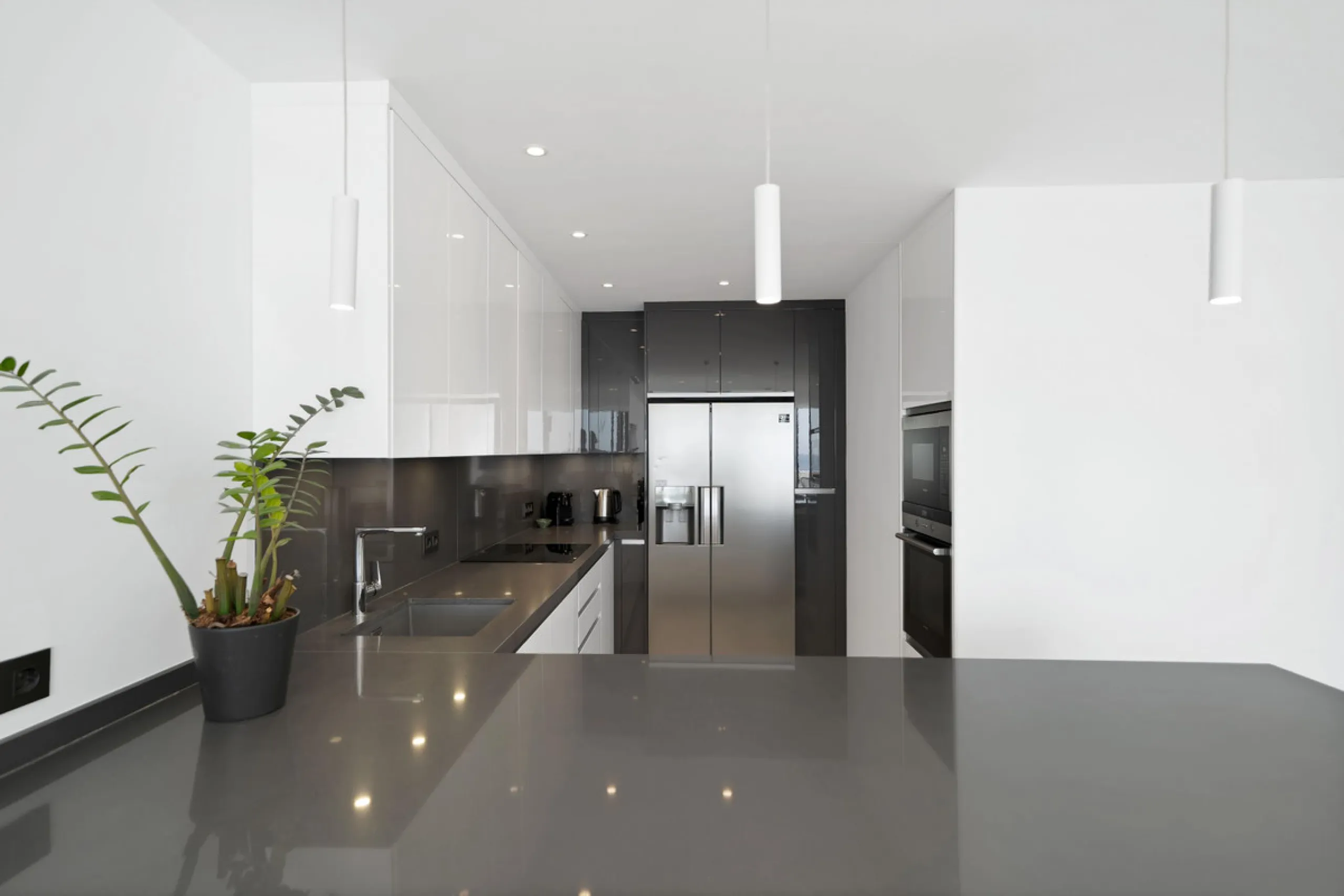 Apartment - Duplex в продаже в Marbella, Málaga. В доме 2 спален и 2 ванных комнат. Площадь дома 150 м²