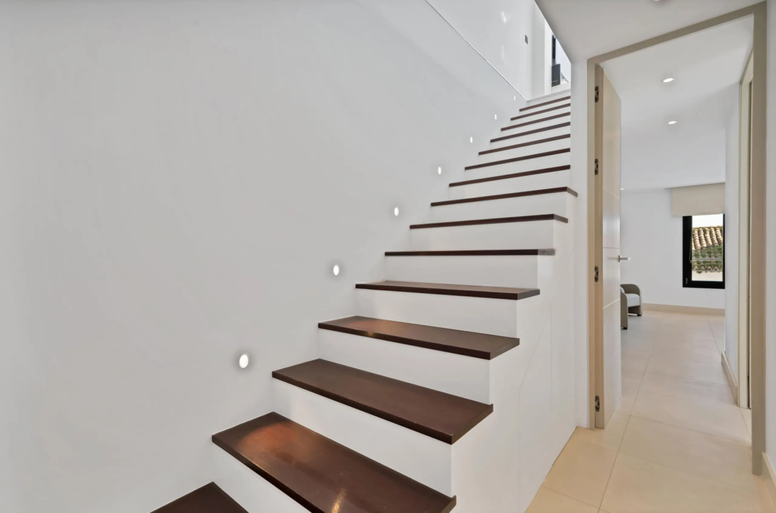Apartment - Duplex в продаже в Marbella, Málaga. В доме 2 спален и 2 ванных комнат. Площадь дома 150 м²