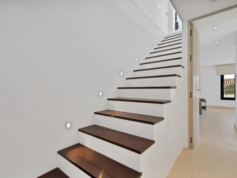 Apartment - Duplex в продаже в Marbella, Málaga. В доме 2 спален и 2 ванных комнат. Площадь дома 150 м²