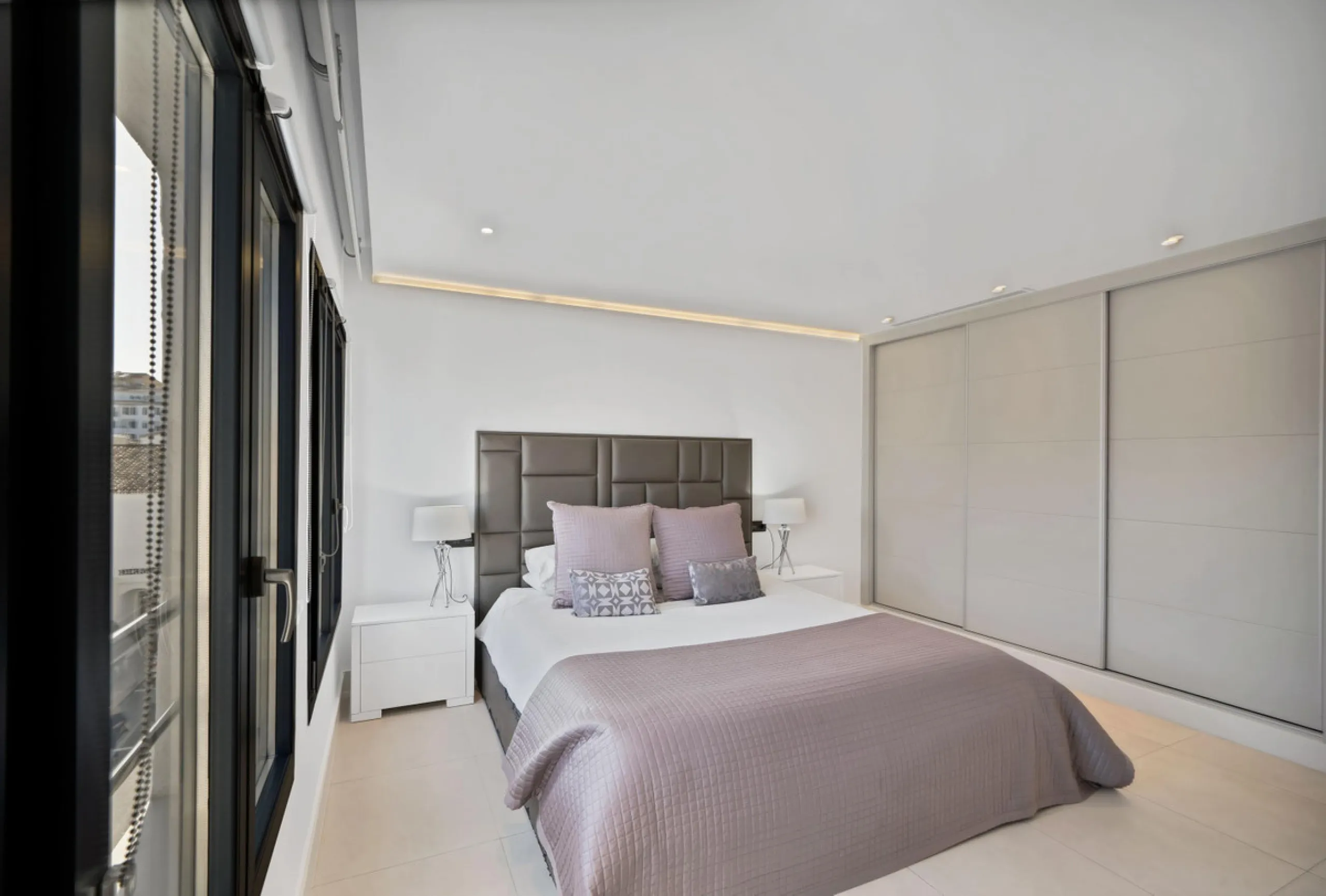 Apartment - Duplex в продаже в Marbella, Málaga. В доме 2 спален и 2 ванных комнат. Площадь дома 150 м²