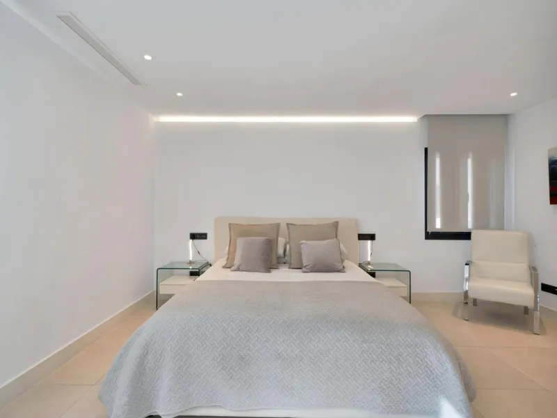 Apartment - Duplex в продаже в Marbella, Málaga. В доме 2 спален и 2 ванных комнат. Площадь дома 150 м²