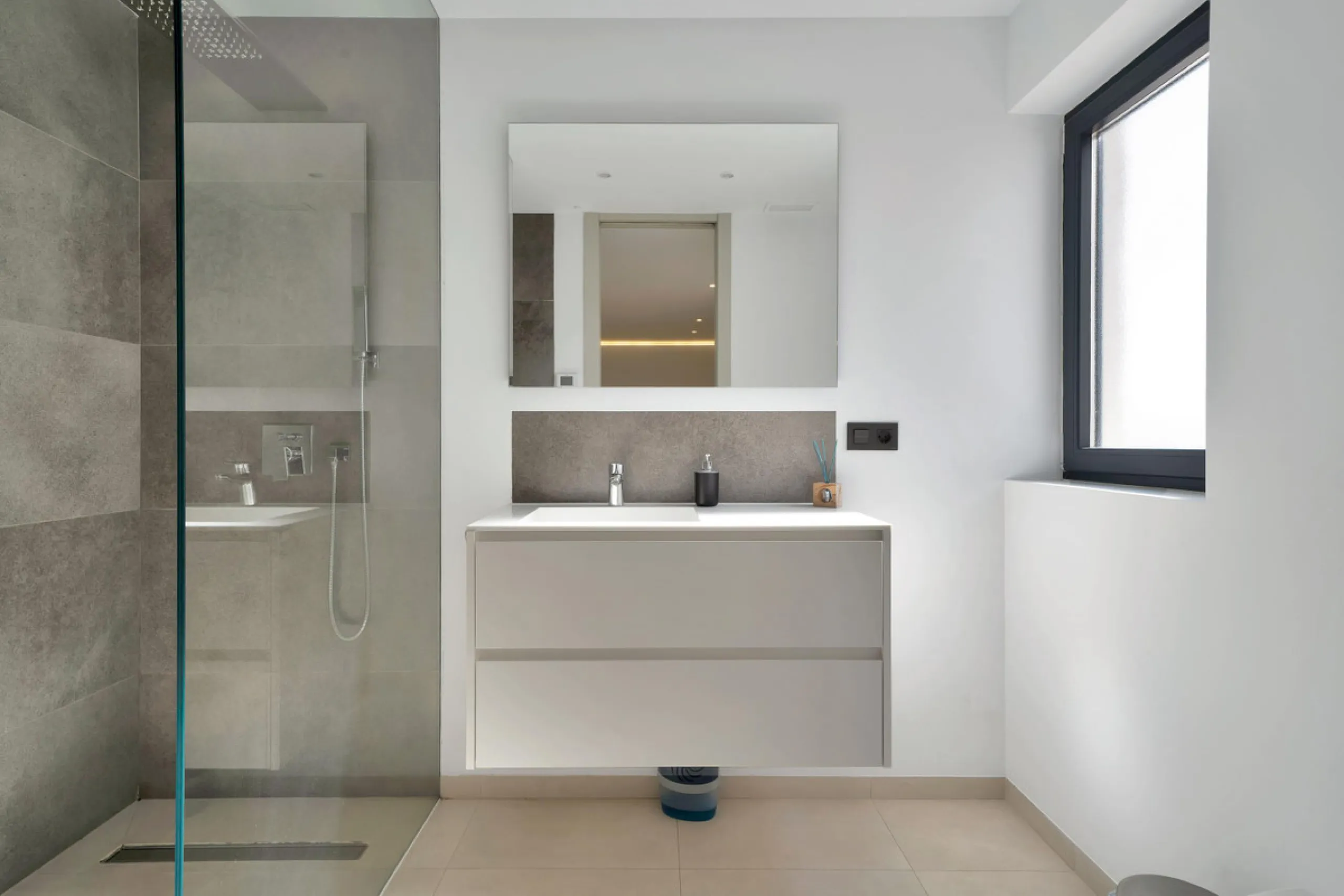 Apartment - Duplex в продаже в Marbella, Málaga. В доме 2 спален и 2 ванных комнат. Площадь дома 150 м²