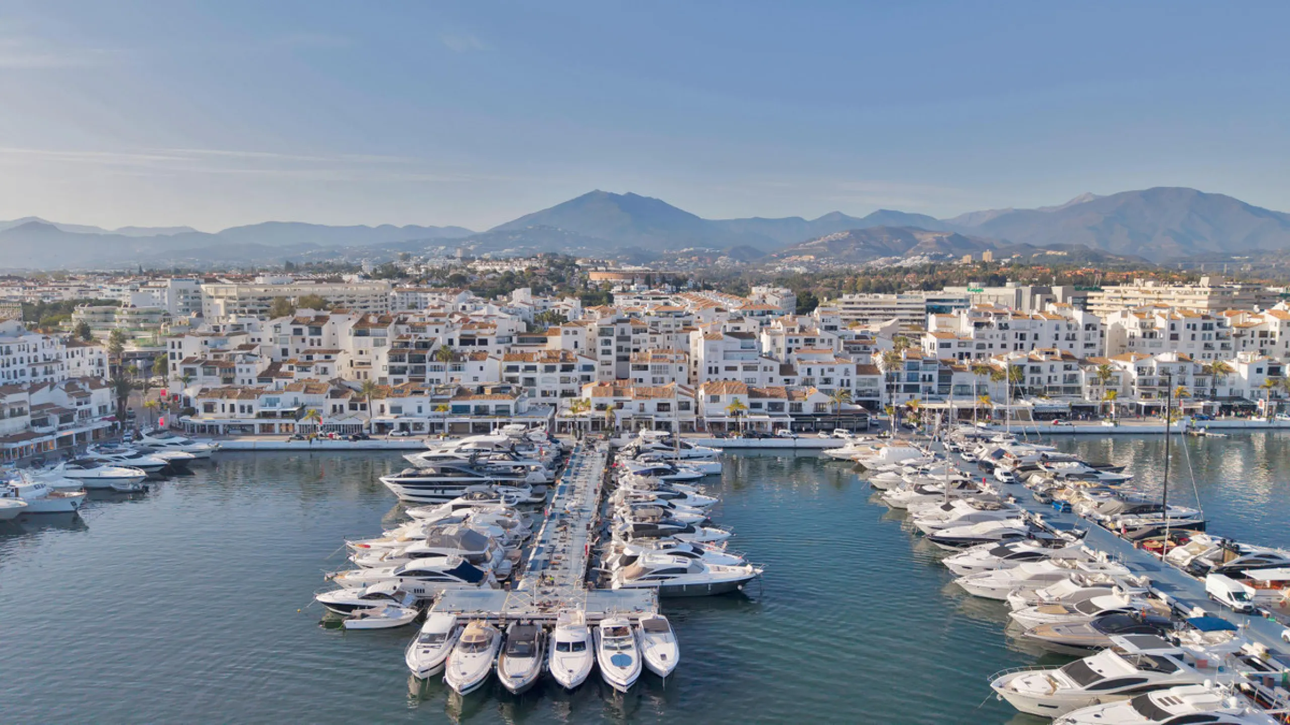 Apartment - Duplex в продаже в Marbella, Málaga. В доме 2 спален и 2 ванных комнат. Площадь дома 150 м²