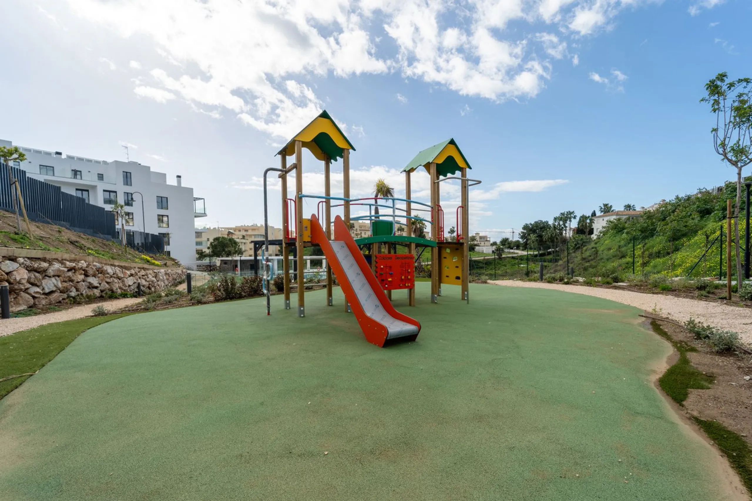 Apartment - Ground Floor Apartment в продаже в Mijas, Málaga. В доме 2 спален и 2 ванных комнат. Площадь дома 85 м²