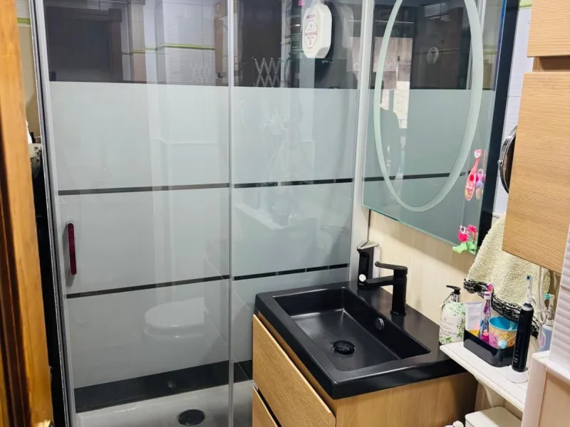 Beautiful 3-bedroom apartment with 2 bathrooms (one en suite), located in Benalmádena Pueblo, in a quiet area within walking distance to all amenities.