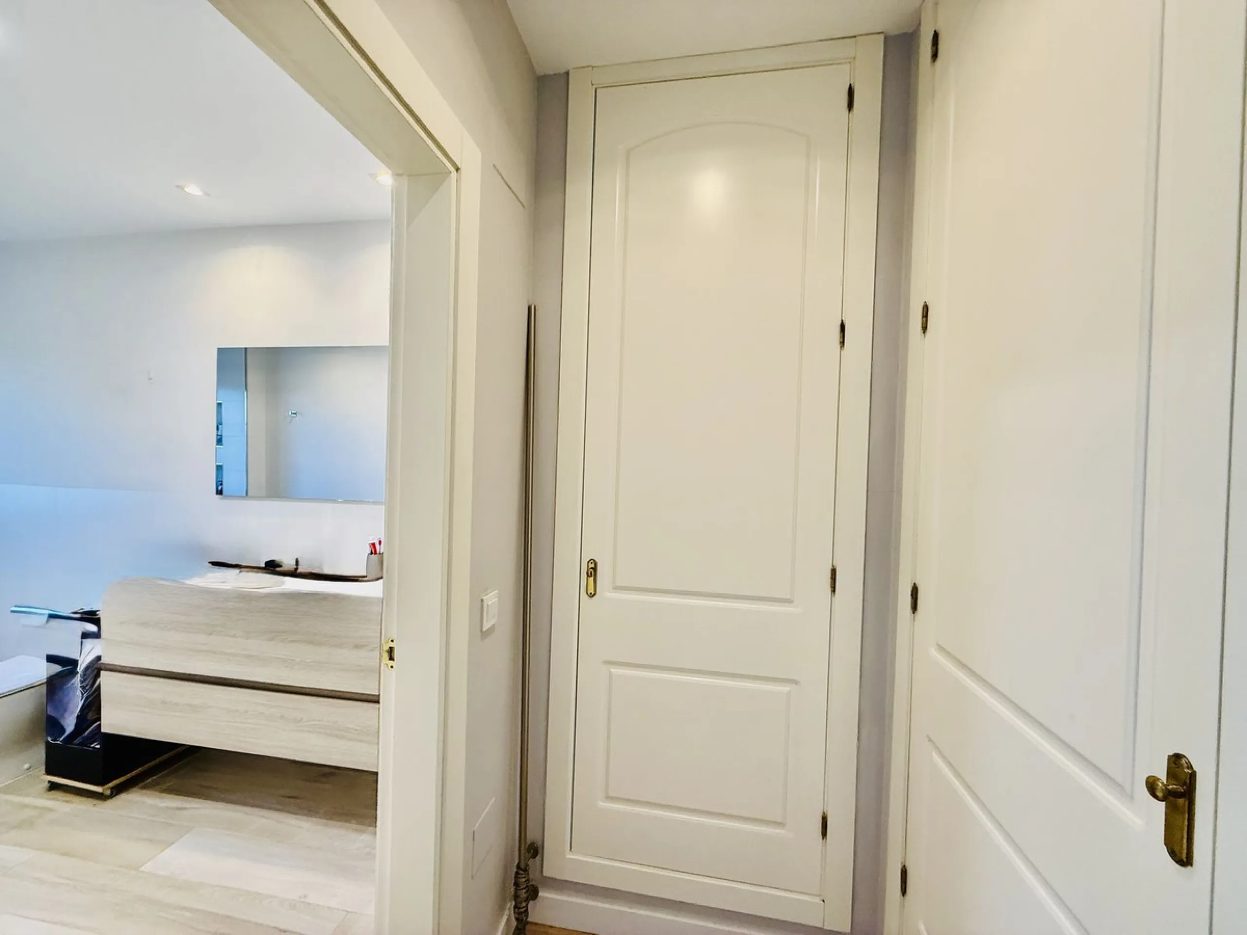 Semi-detached house with views of the golf course in a unique and privileged setting.