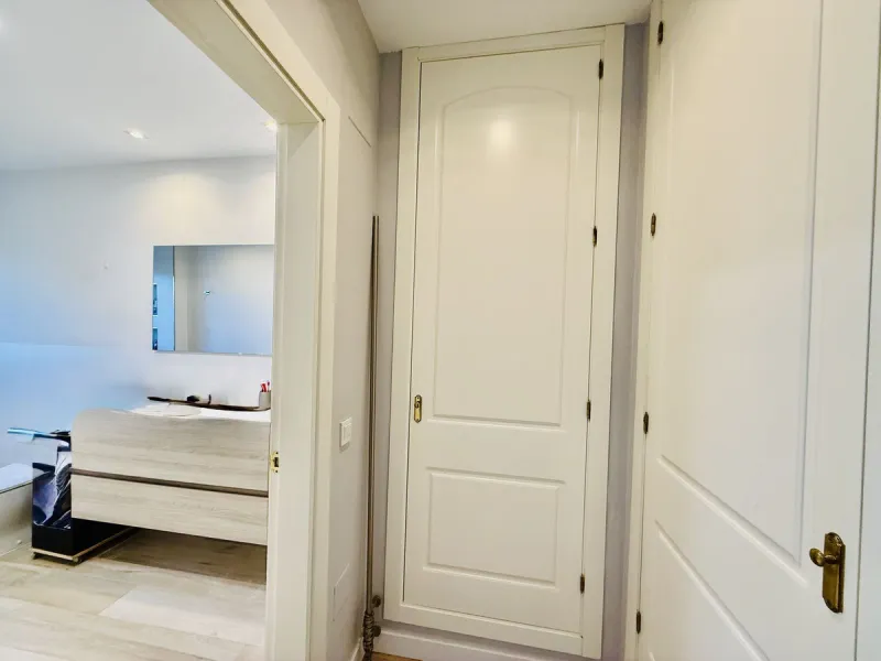 Semi-detached house with views of the golf course in a unique and privileged setting.