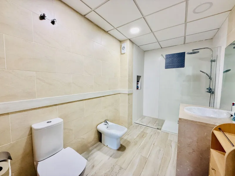 Semi-detached house with views of the golf course in a unique and privileged setting.