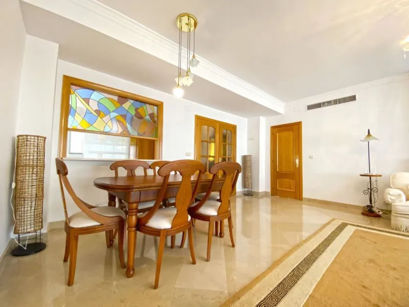 Apartment on the Golden Mile of Marbella. It is located in an exclusive complex with tropical gardens and community pool 500m from Casablanca Beach and Trocadero Playa. The urbanization is located 10 minutes walk from the center of Marbella and 10 minutes