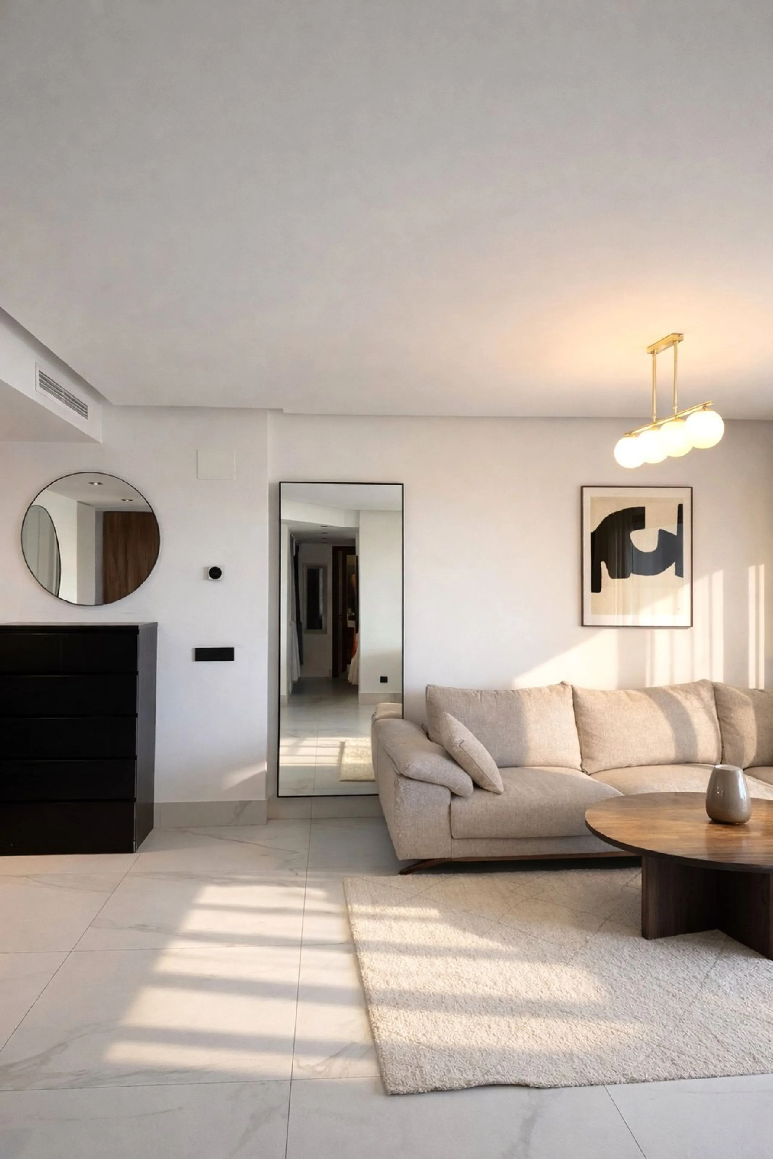Apartment - Middle Floor Apartment в продаже в Marbella, Málaga. В доме 3 спален и 2 ванных комнат. Площадь дома 107 м²