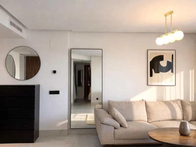 Apartment - Middle Floor Apartment в продаже в Marbella, Málaga. В доме 3 спален и 2 ванных комнат. Площадь дома 107 м²
