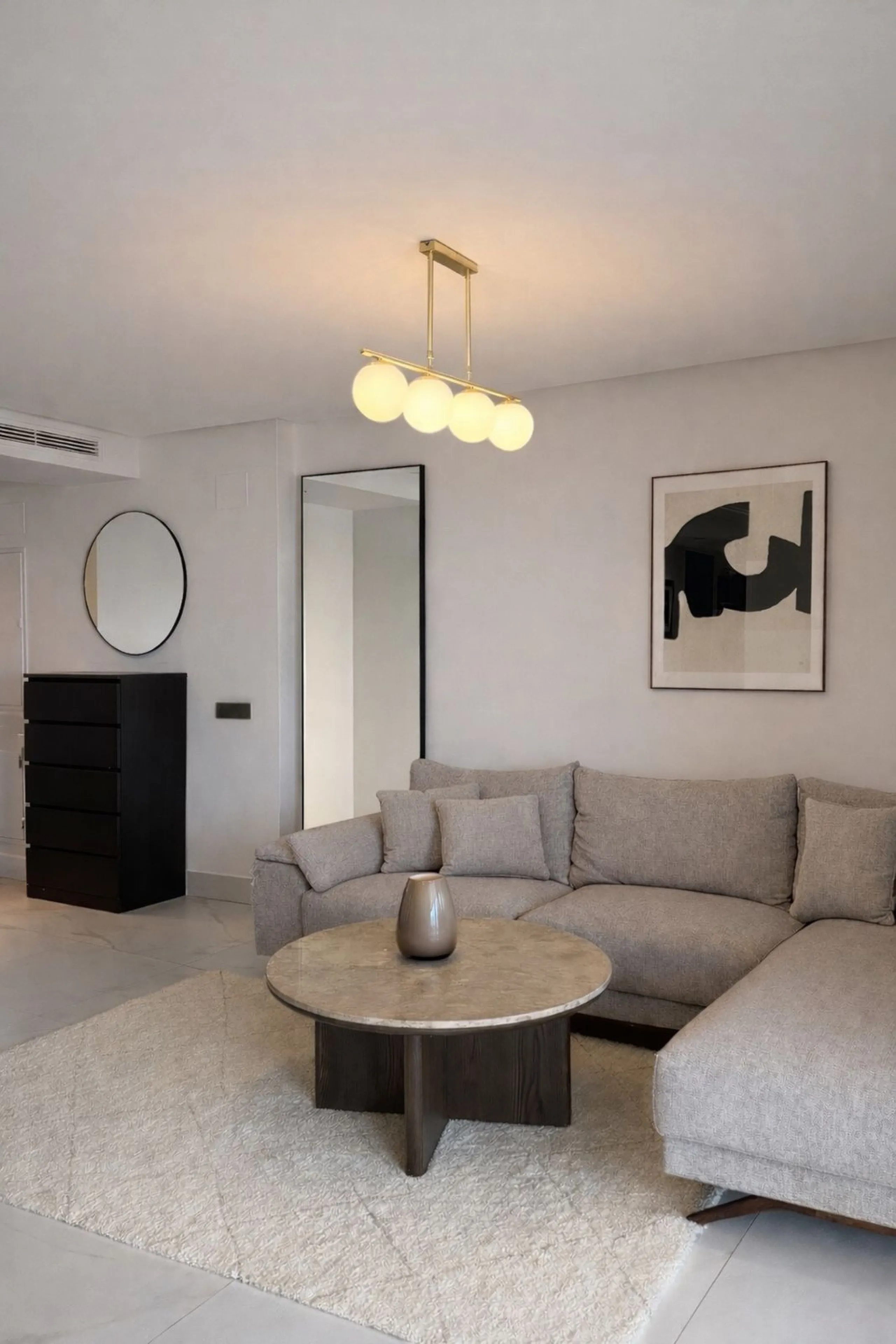 Apartment - Middle Floor Apartment в продаже в Marbella, Málaga. В доме 3 спален и 2 ванных комнат. Площадь дома 107 м²