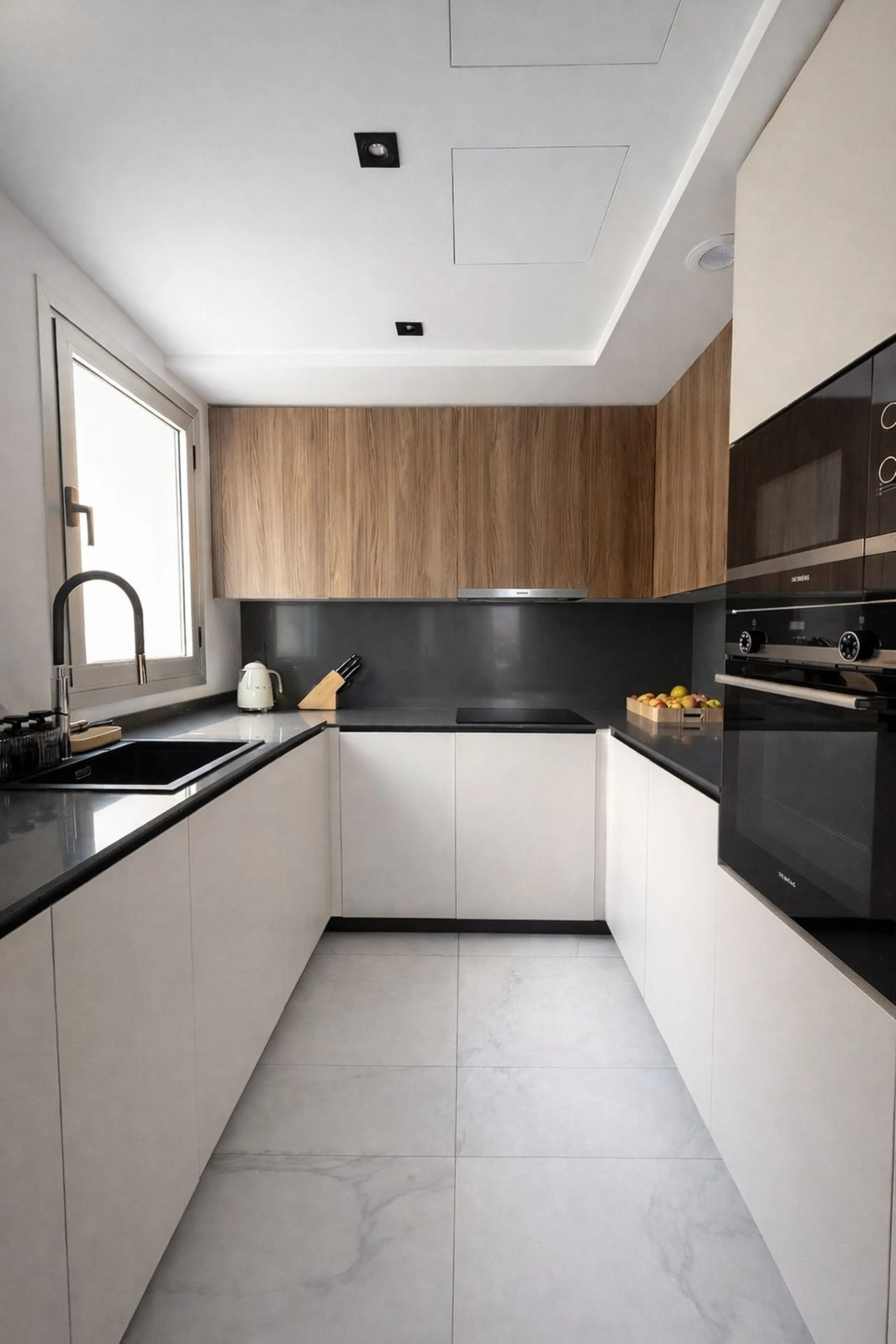 Apartment - Middle Floor Apartment в продаже в Marbella, Málaga. В доме 3 спален и 2 ванных комнат. Площадь дома 107 м²