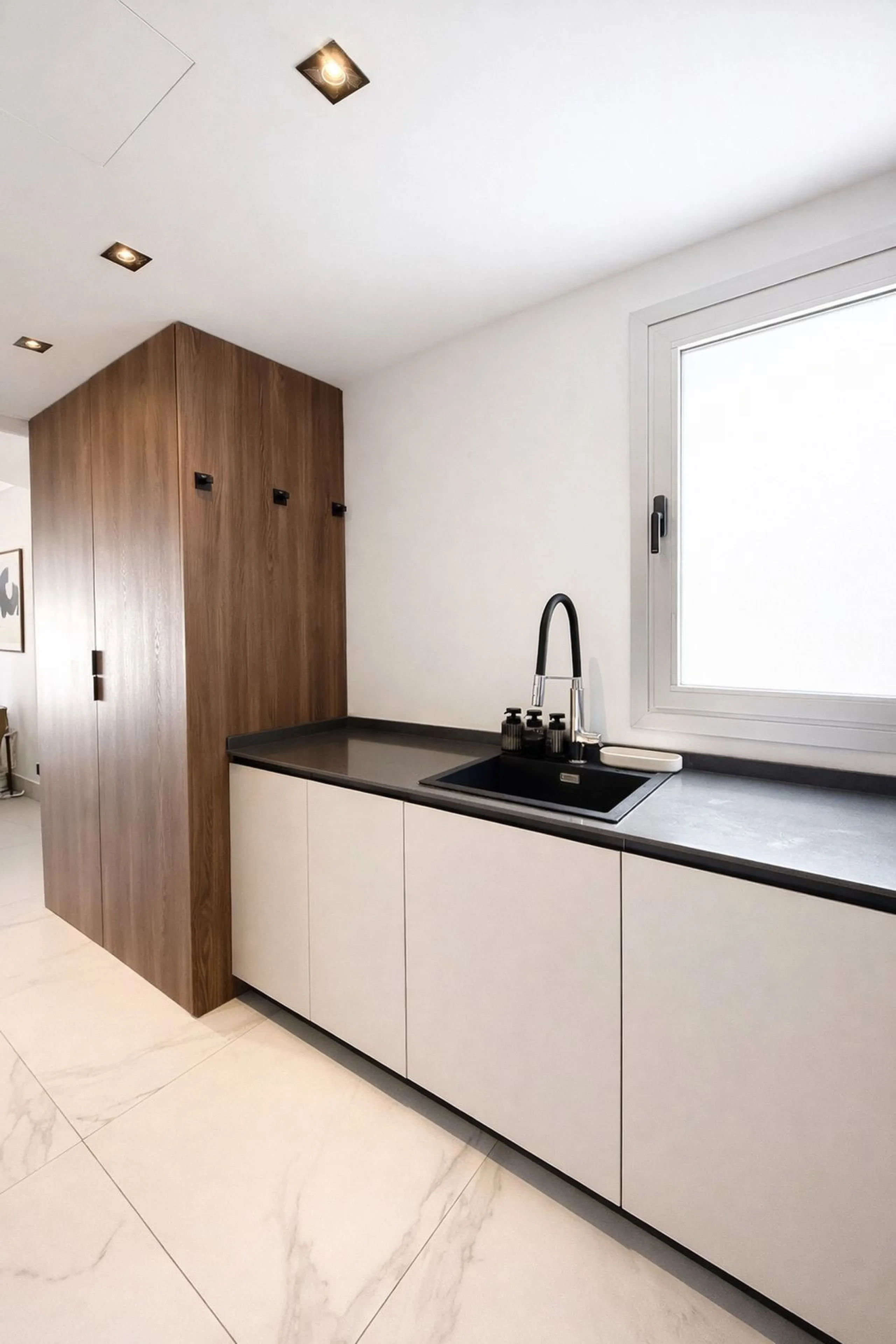 Apartment - Middle Floor Apartment в продаже в Marbella, Málaga. В доме 3 спален и 2 ванных комнат. Площадь дома 107 м²
