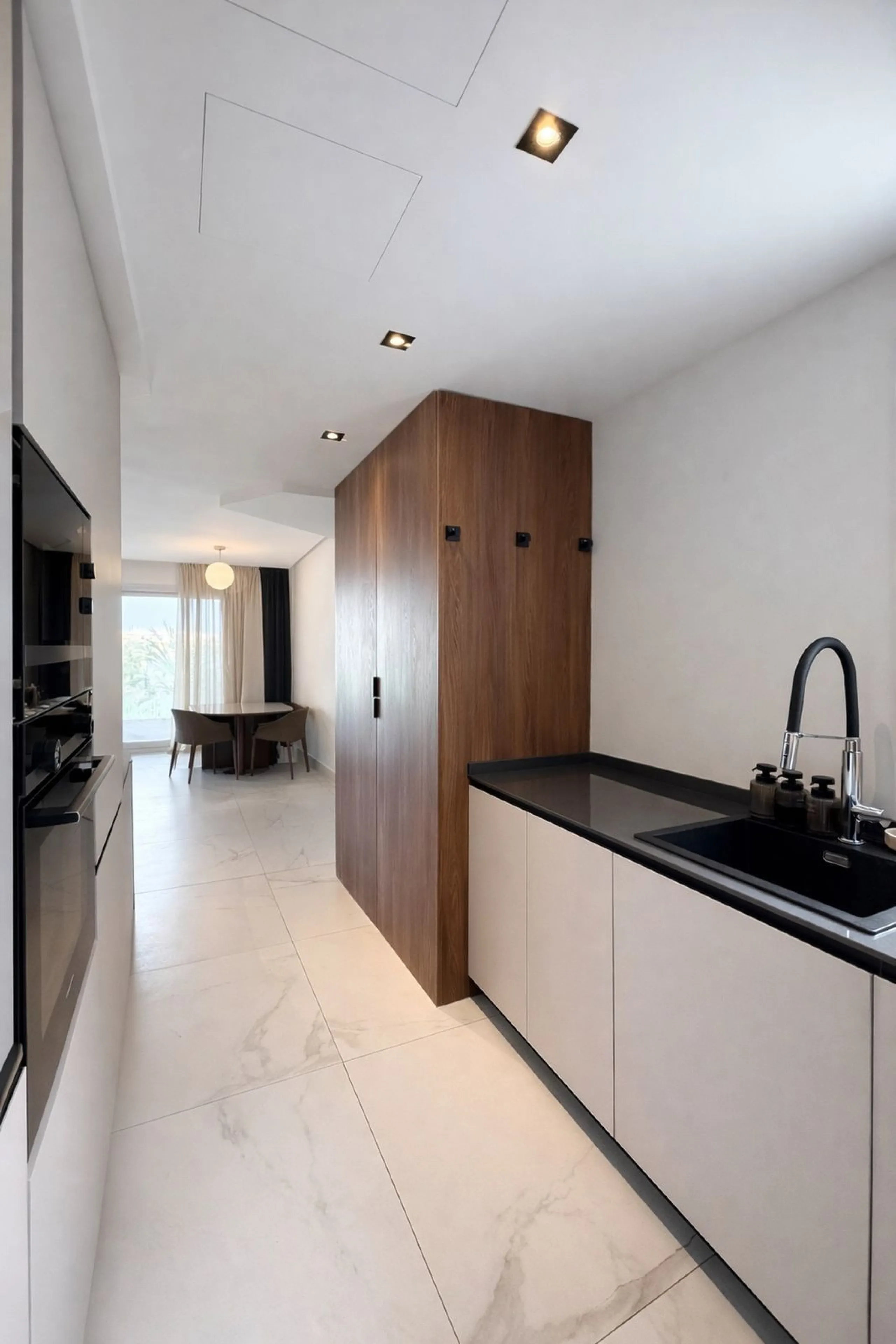 Apartment - Middle Floor Apartment в продаже в Marbella, Málaga. В доме 3 спален и 2 ванных комнат. Площадь дома 107 м²