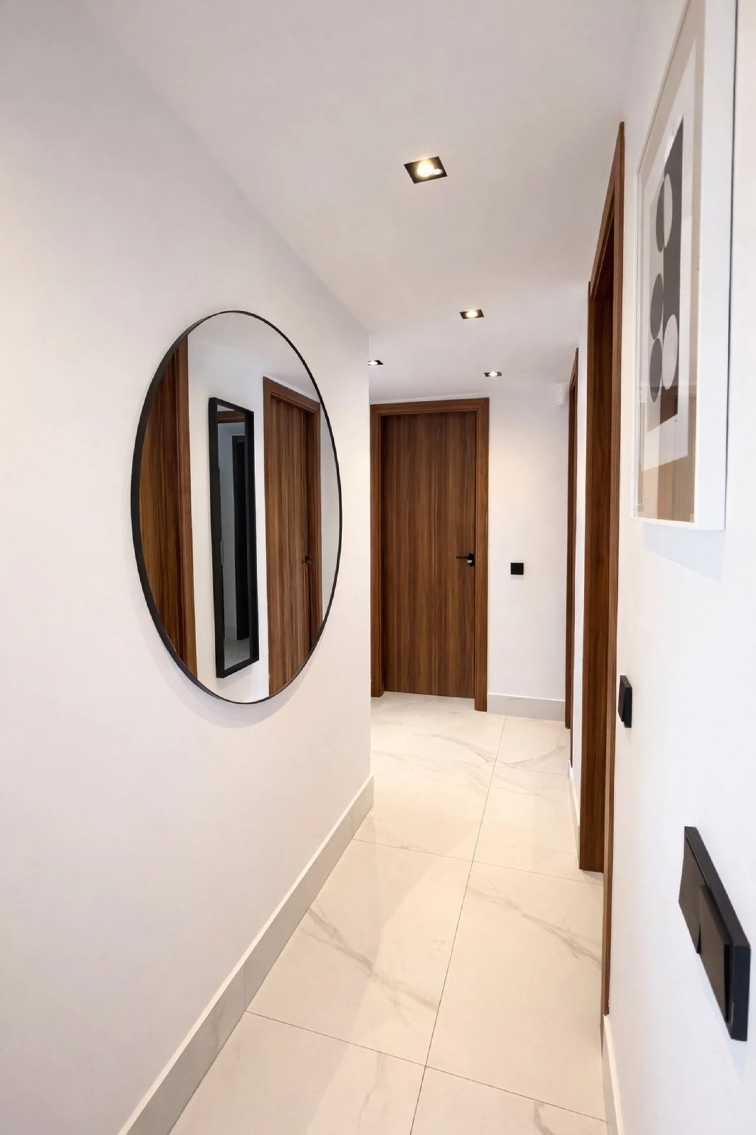 Apartment - Middle Floor Apartment в продаже в Marbella, Málaga. В доме 3 спален и 2 ванных комнат. Площадь дома 107 м²