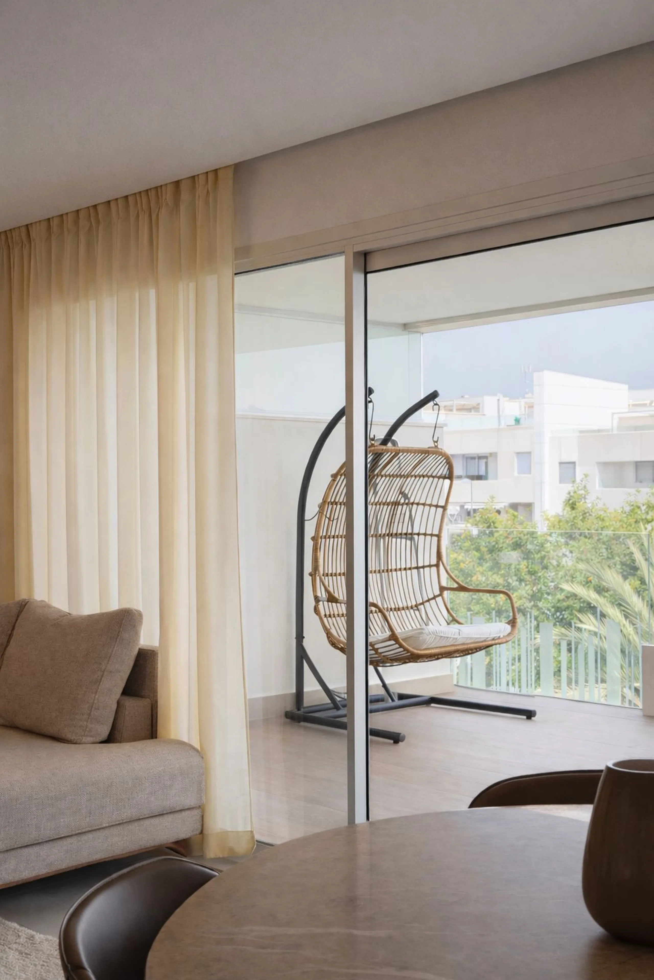 Apartment - Middle Floor Apartment в продаже в Marbella, Málaga. В доме 3 спален и 2 ванных комнат. Площадь дома 107 м²