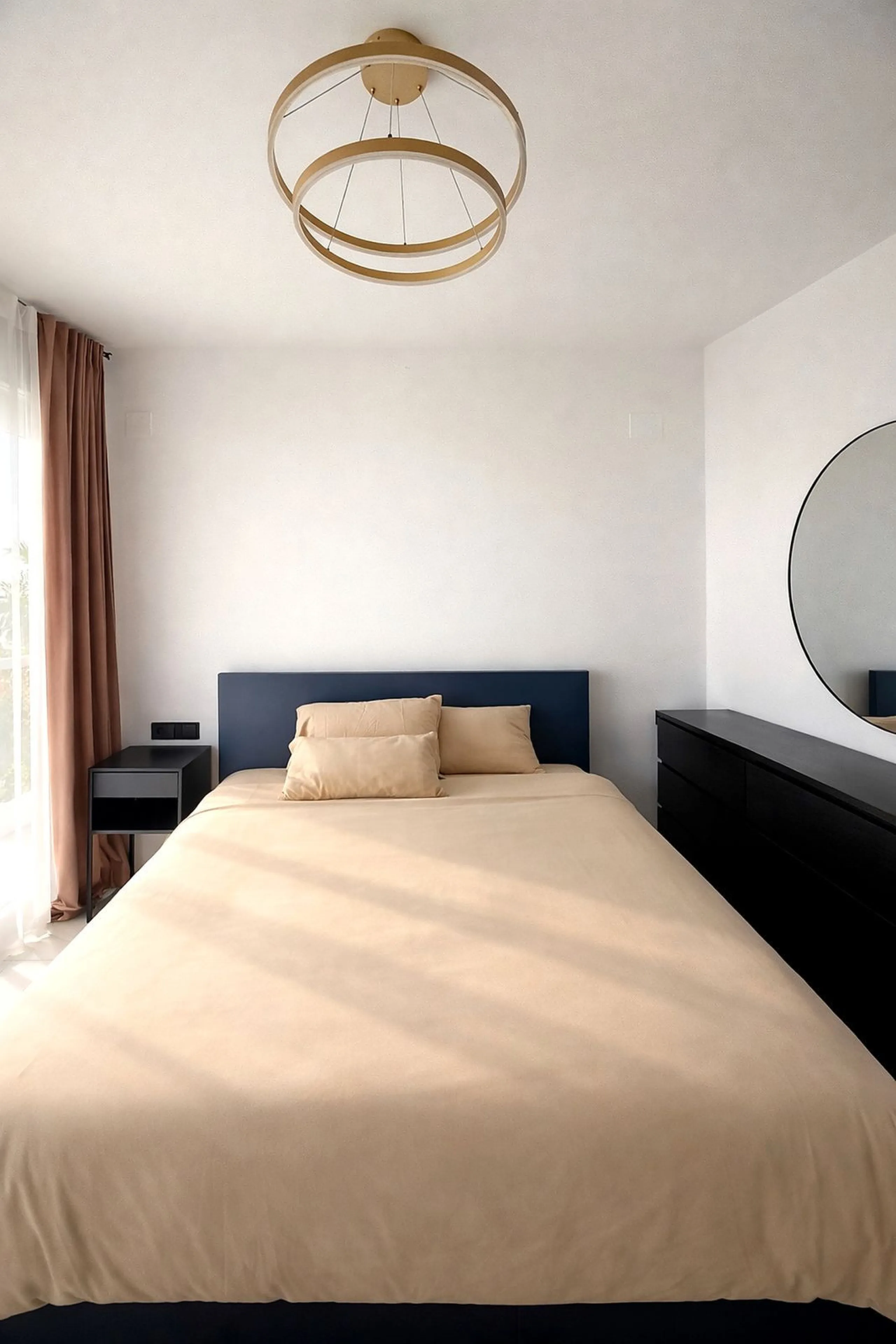 Apartment - Middle Floor Apartment в продаже в Marbella, Málaga. В доме 3 спален и 2 ванных комнат. Площадь дома 107 м²
