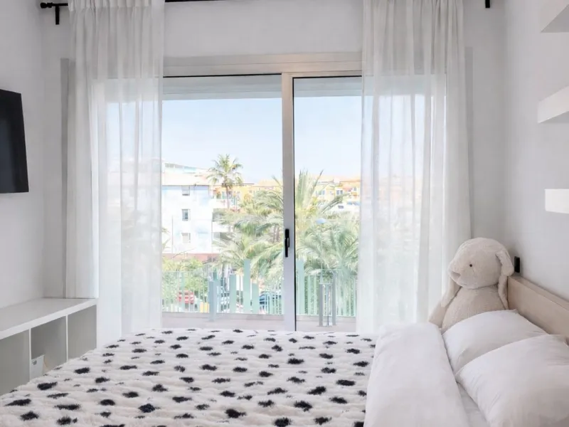 Apartment - Middle Floor Apartment в продаже в Marbella, Málaga. В доме 3 спален и 2 ванных комнат. Площадь дома 107 м²