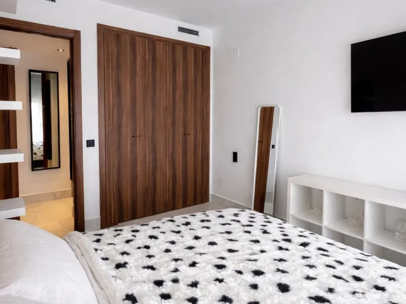 Apartment - Middle Floor Apartment в продаже в Marbella, Málaga. В доме 3 спален и 2 ванных комнат. Площадь дома 107 м²