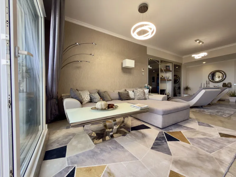 Apartment - Penthouse в продаже в Marbella, Málaga. В доме 3 спален и 3 ванных комнат. Площадь дома 157 м²