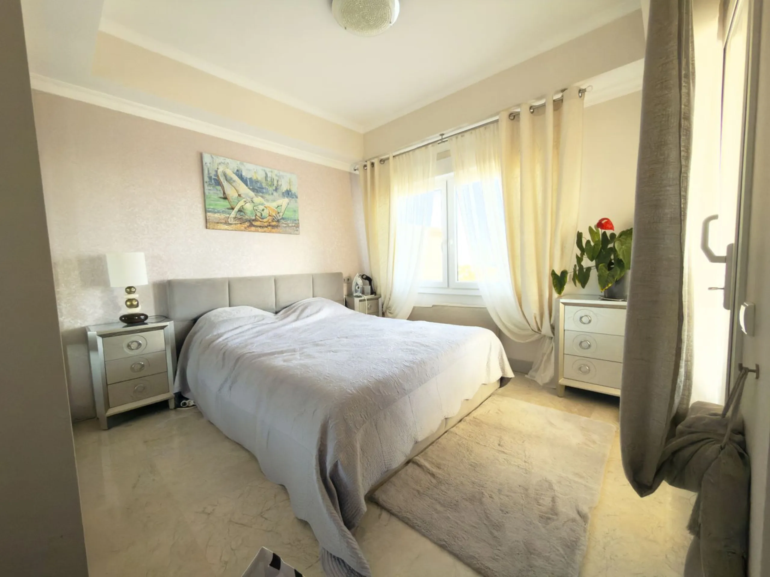 Apartment - Penthouse в продаже в Marbella, Málaga. В доме 3 спален и 3 ванных комнат. Площадь дома 157 м²