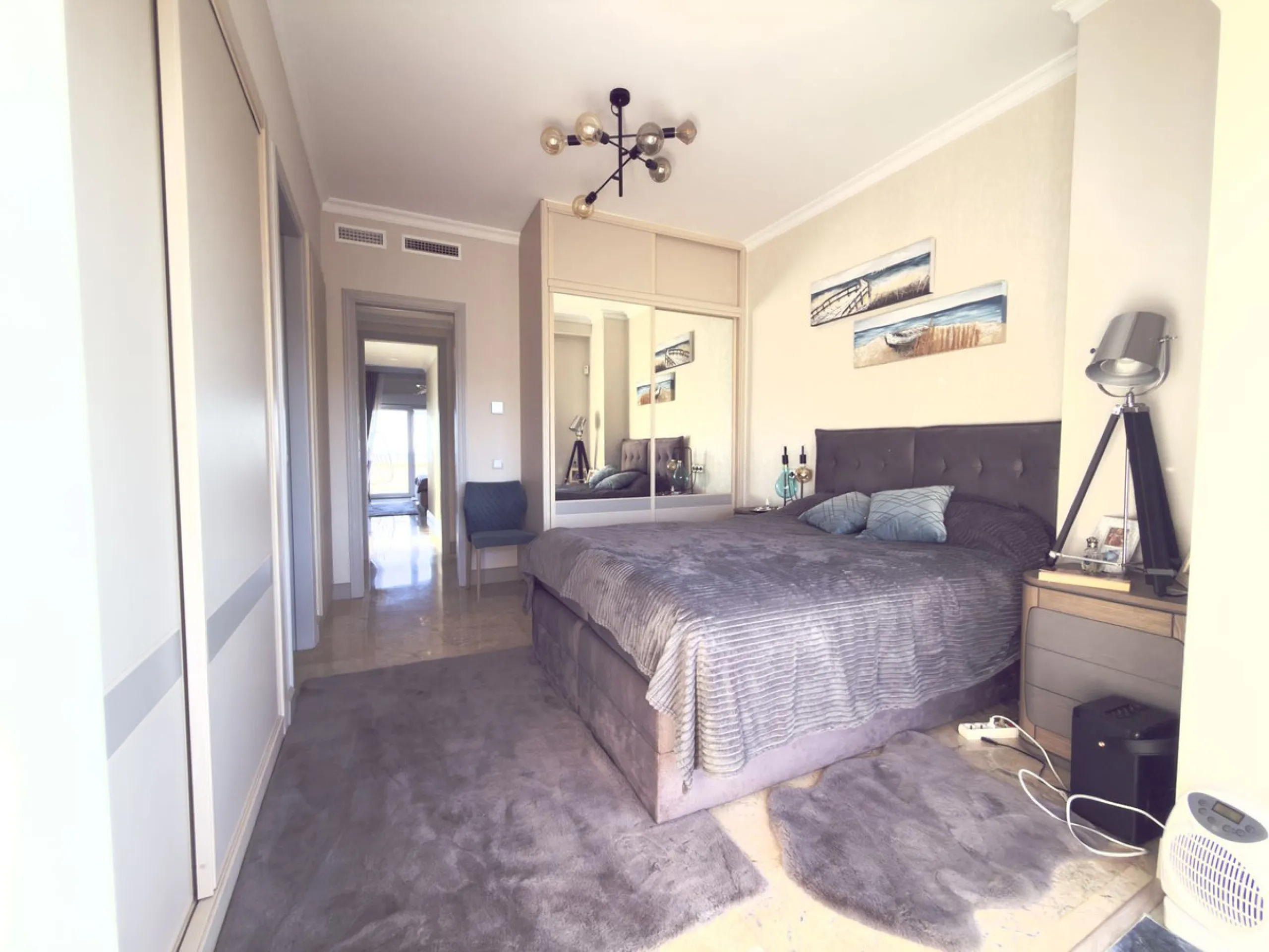 Apartment - Penthouse в продаже в Marbella, Málaga. В доме 3 спален и 3 ванных комнат. Площадь дома 157 м²