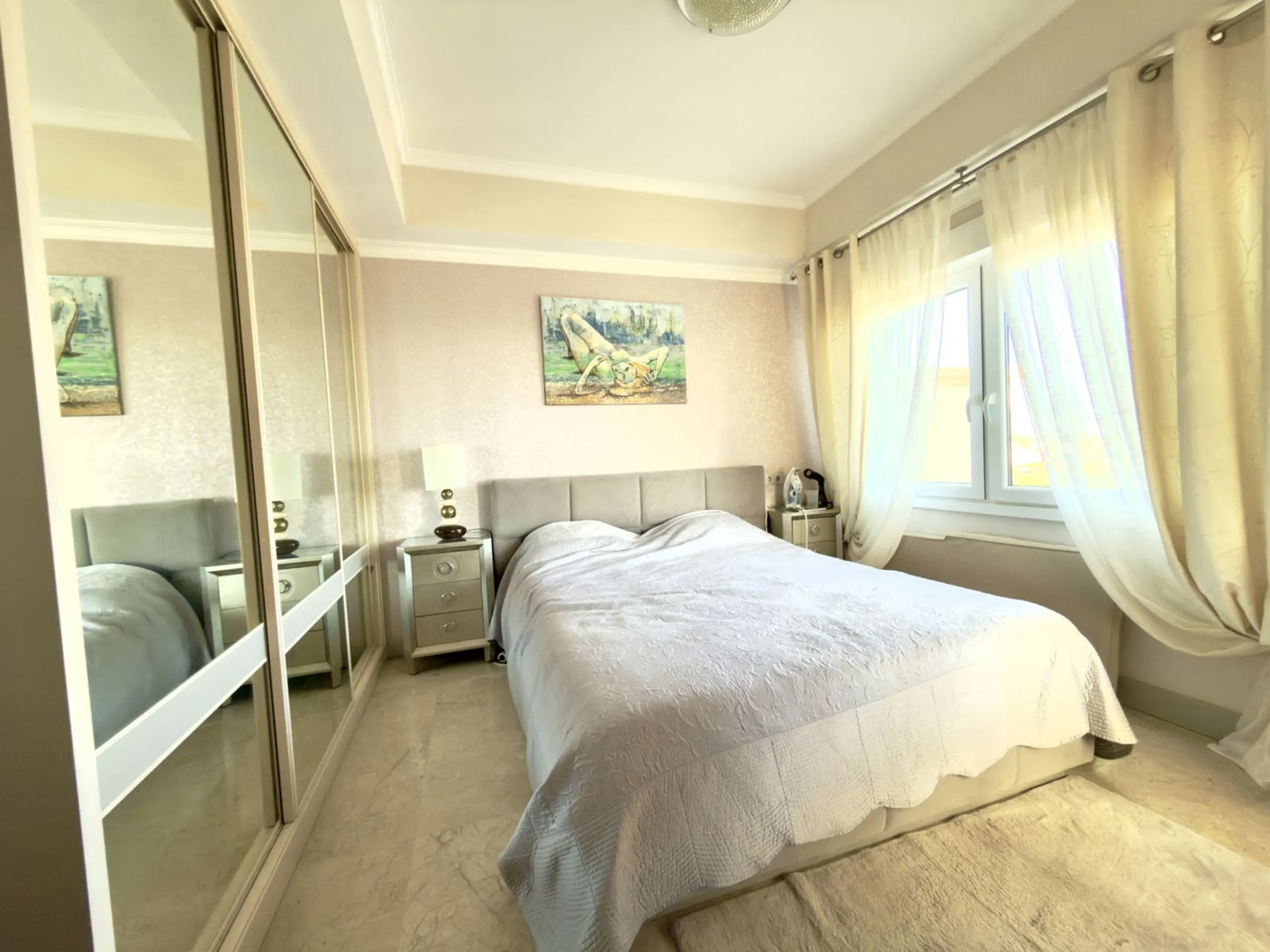 Apartment - Penthouse в продаже в Marbella, Málaga. В доме 3 спален и 3 ванных комнат. Площадь дома 157 м²