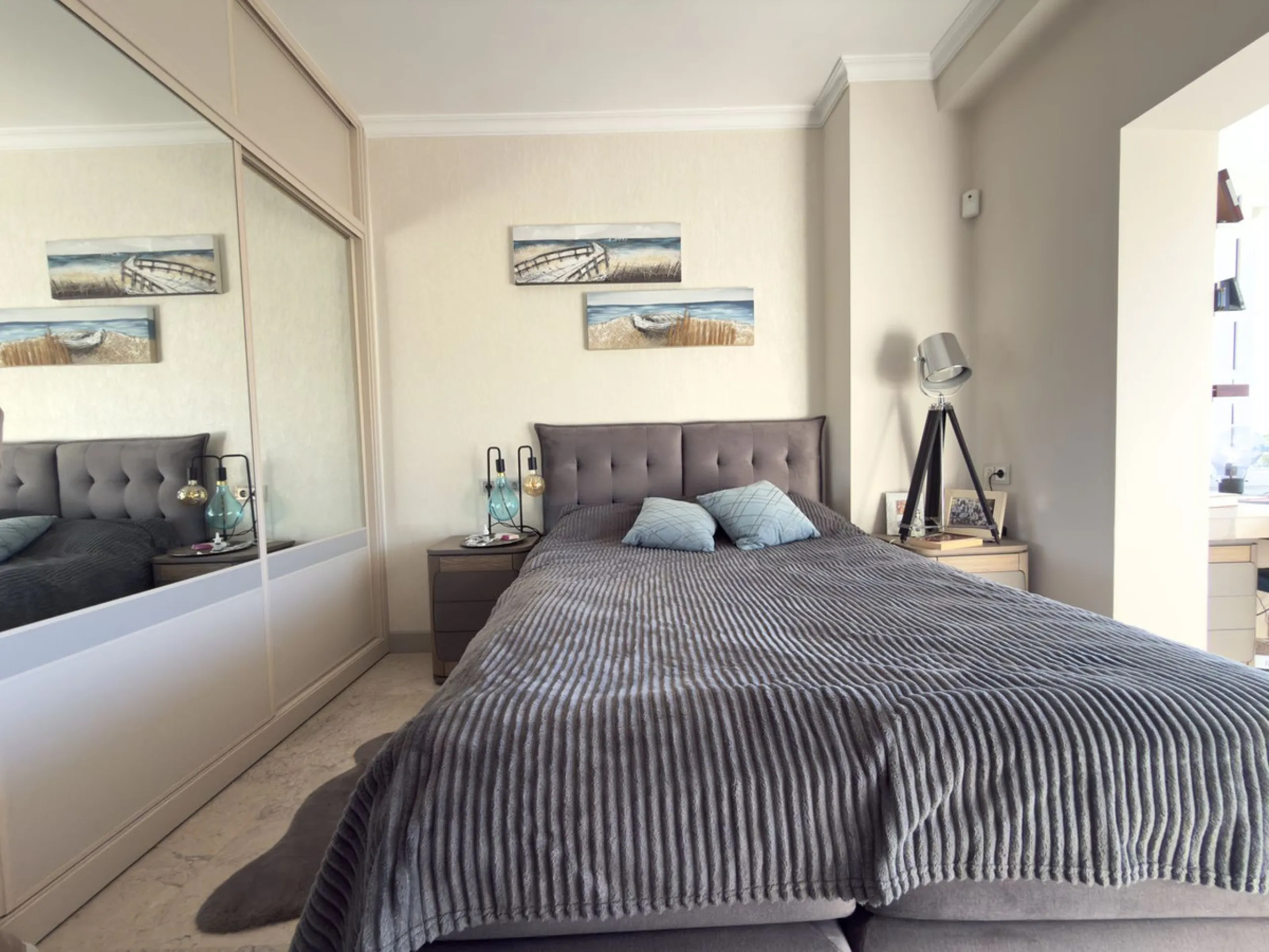 Apartment - Penthouse в продаже в Marbella, Málaga. В доме 3 спален и 3 ванных комнат. Площадь дома 157 м²