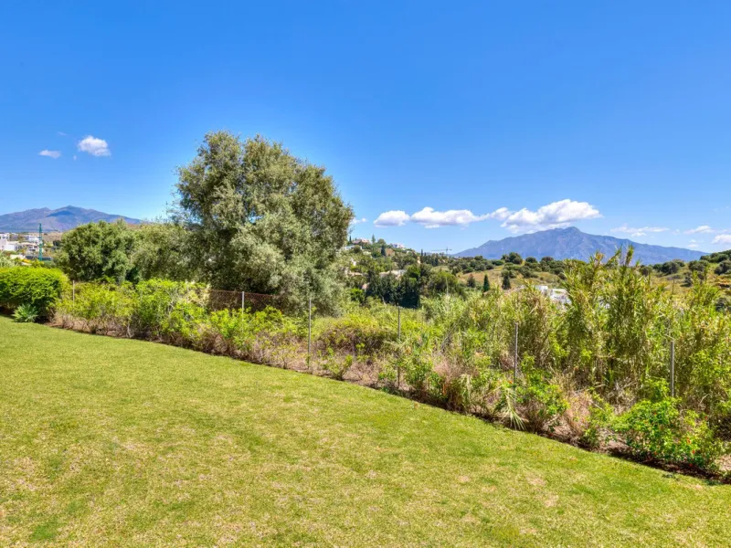Charming 2-Bedroom Ground Floor Apartment in Bel Air, Estepona.