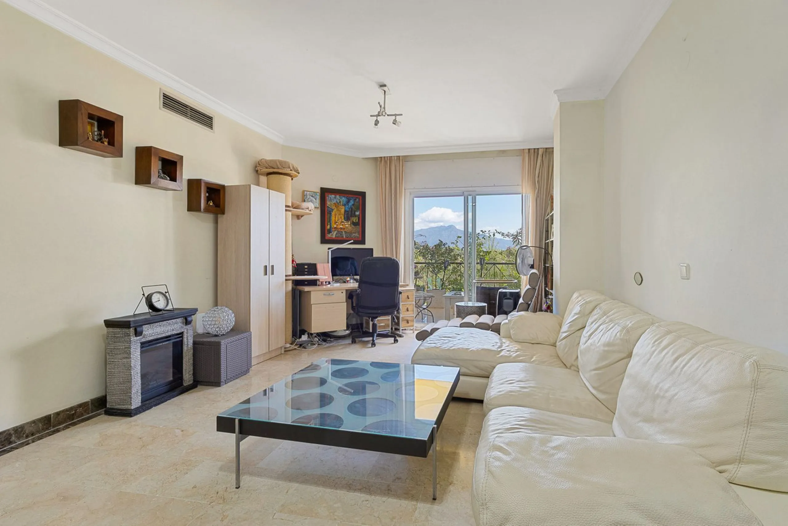 Charming 2-Bedroom Ground Floor Apartment in Bel Air, Estepona.