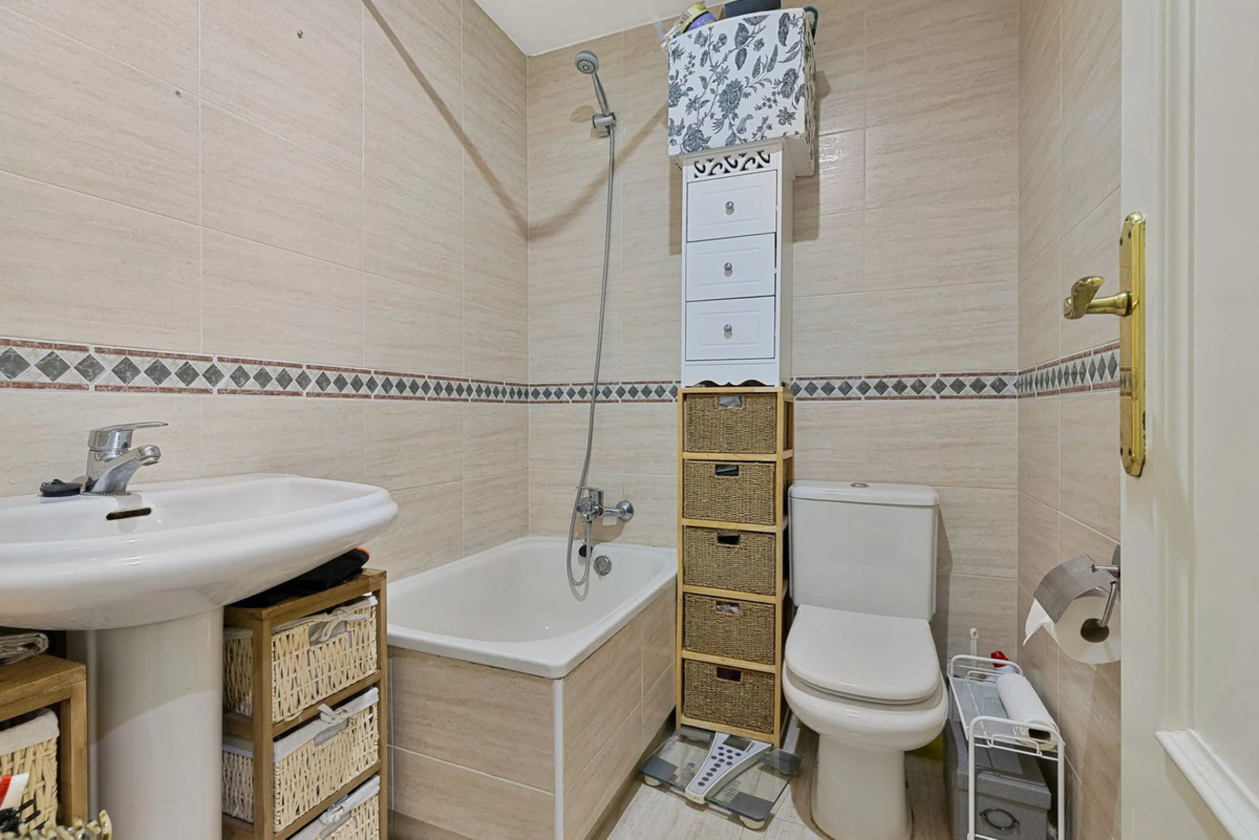Charming 2-Bedroom Ground Floor Apartment in Bel Air, Estepona.