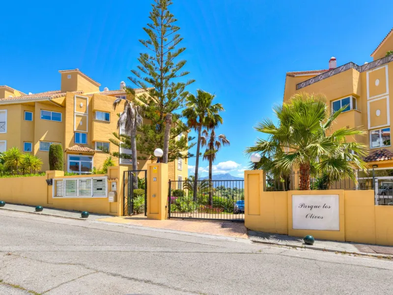 Charming 2-Bedroom Ground Floor Apartment in Bel Air, Estepona.