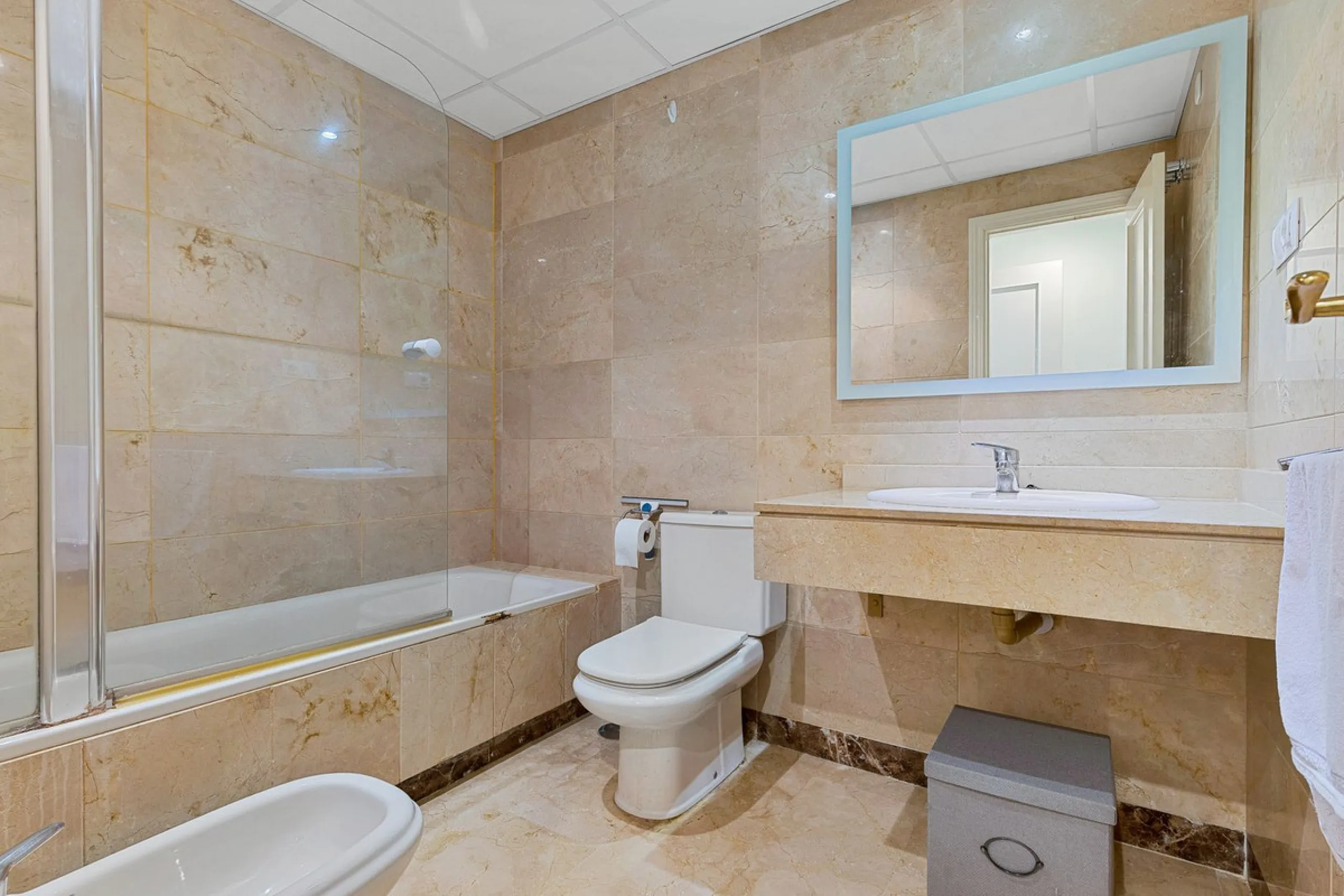 Charming 2-Bedroom Ground Floor Apartment in Bel Air, Estepona.