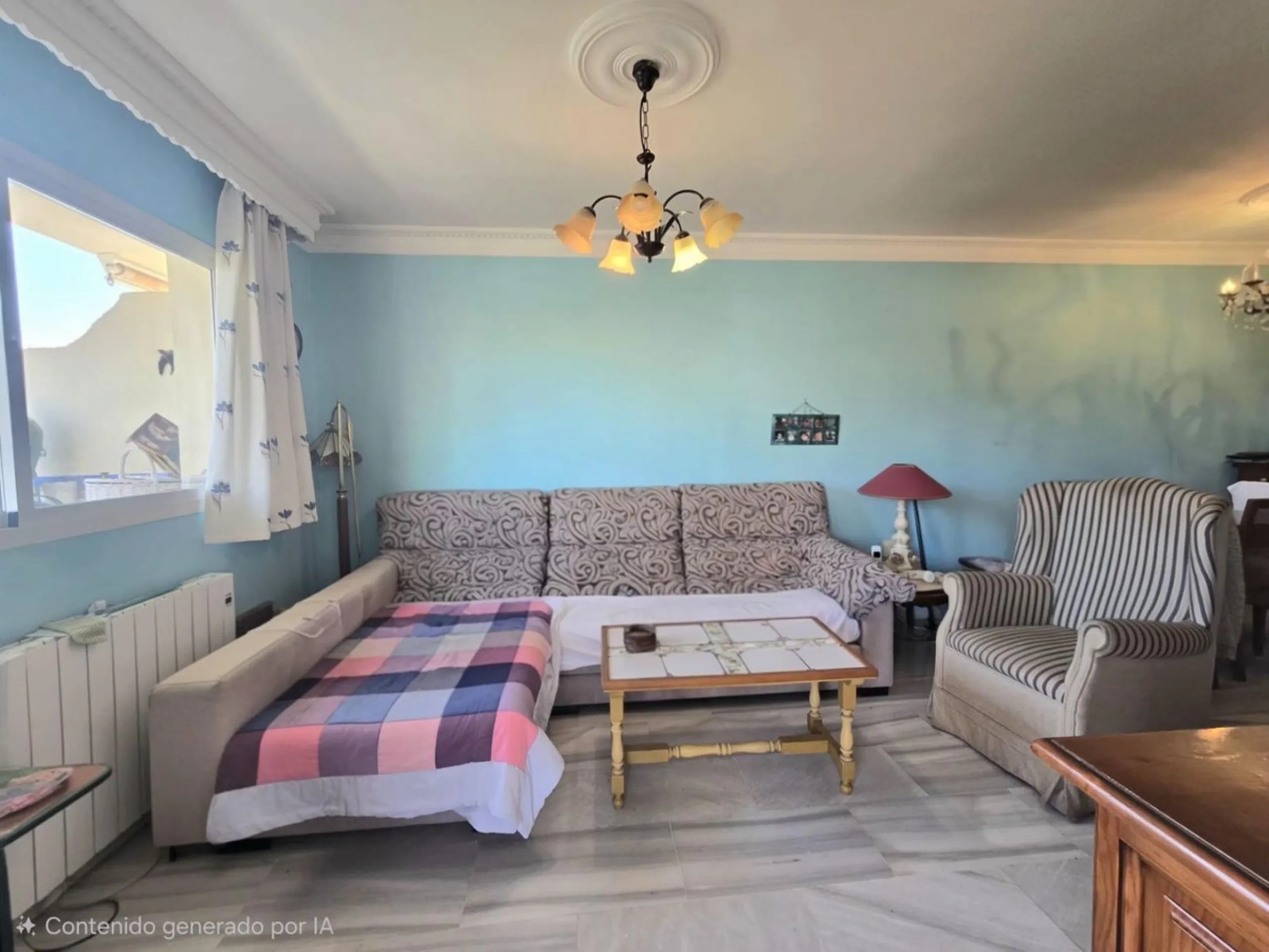 We are pleased to present this fantastic property located in La Leala, El Pinillo (Torremolinos), an excellent opportunity both as a permanent residence and as an investment.