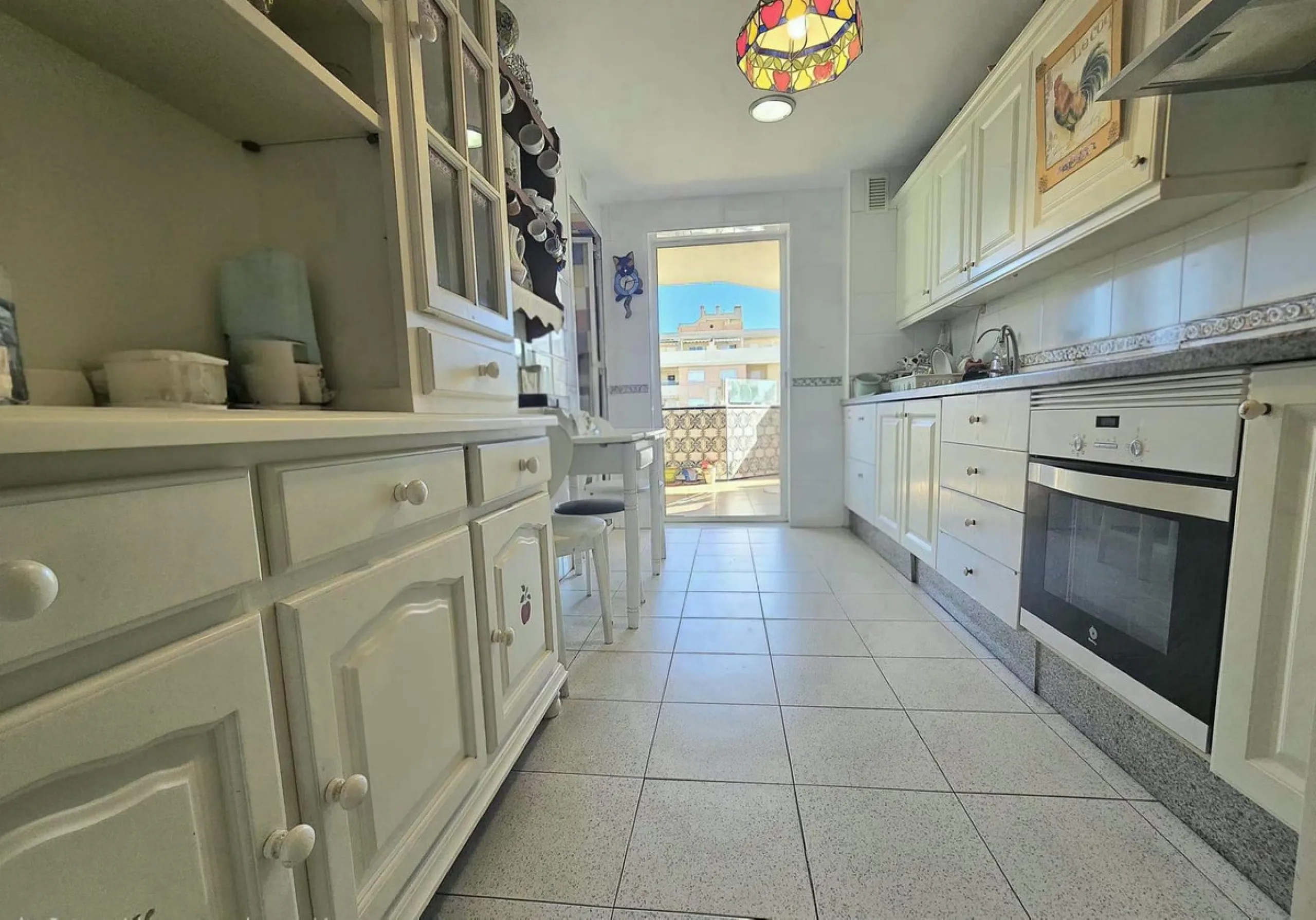 We are pleased to present this fantastic property located in La Leala, El Pinillo (Torremolinos), an excellent opportunity both as a permanent residence and as an investment.