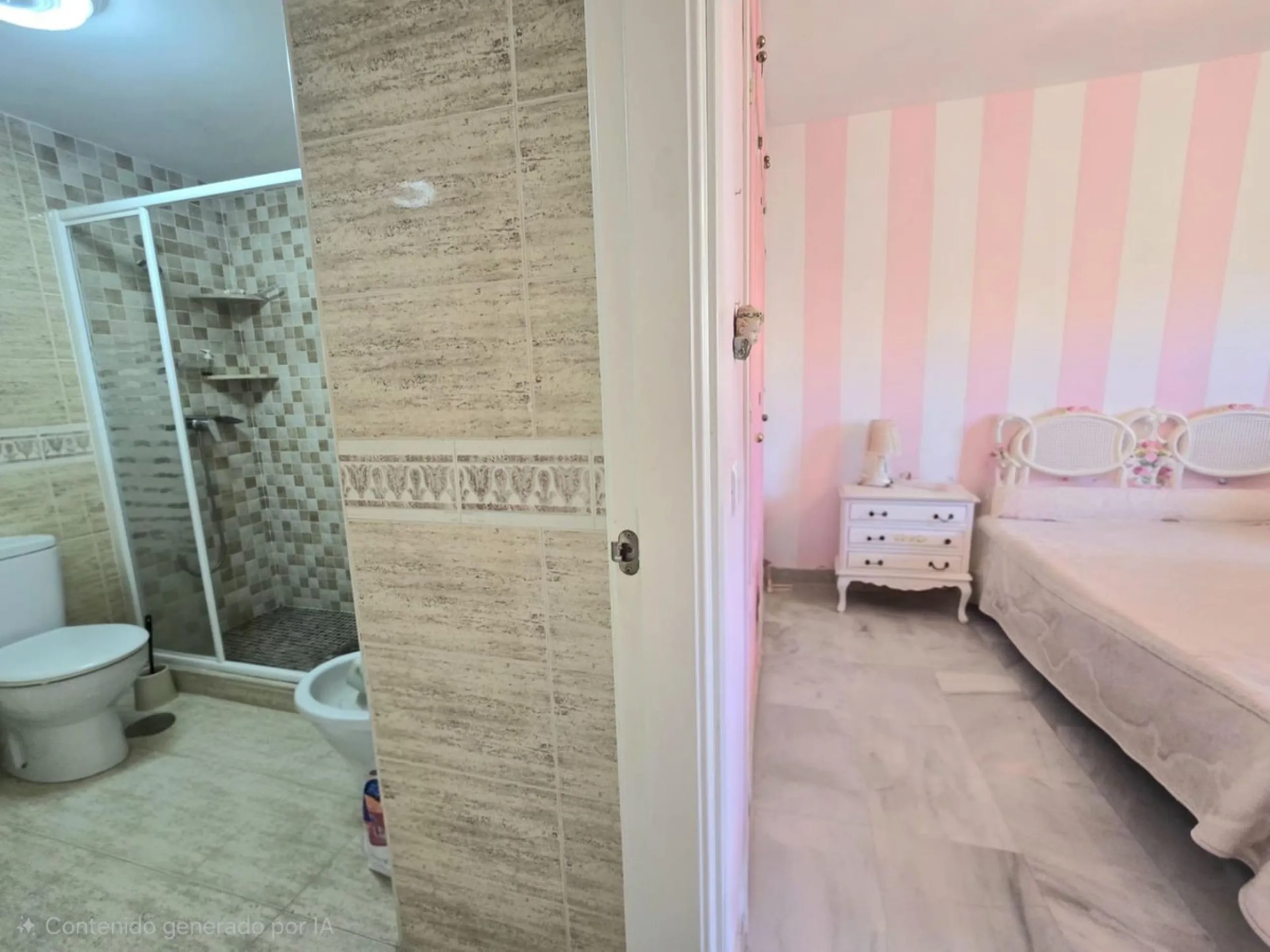 We are pleased to present this fantastic property located in La Leala, El Pinillo (Torremolinos), an excellent opportunity both as a permanent residence and as an investment.